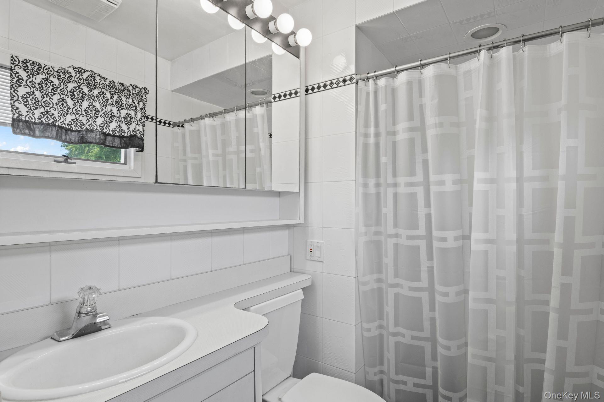 127 Church Road, Great River, NY 11739