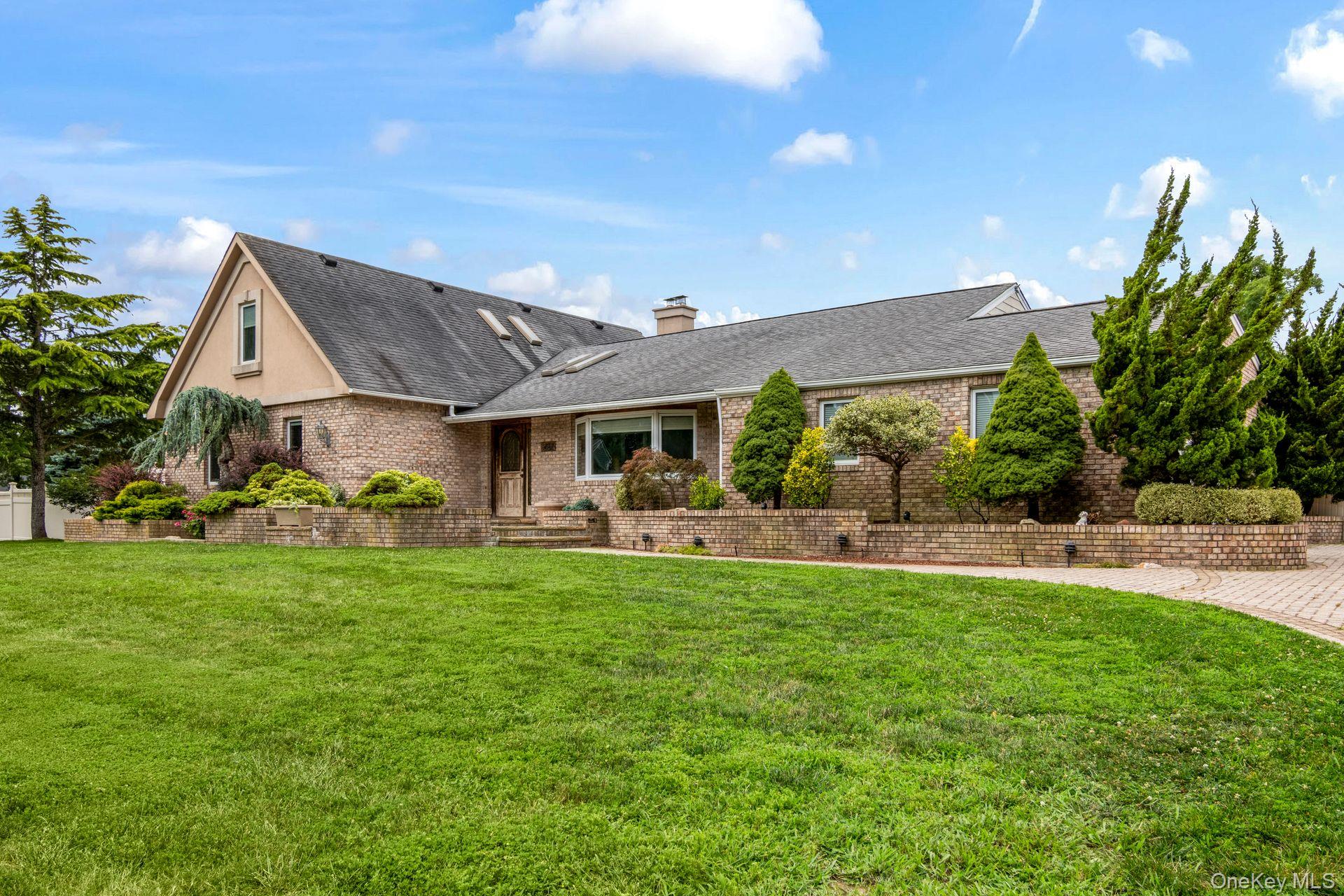 127 Church Road, Great River, NY 11739