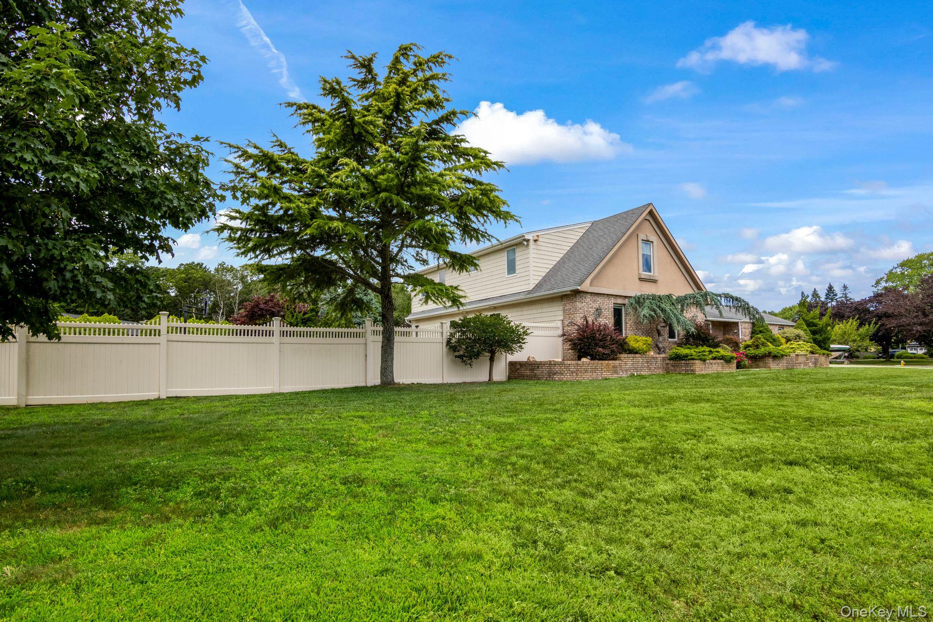 127 Church Road, Great River, NY 11739