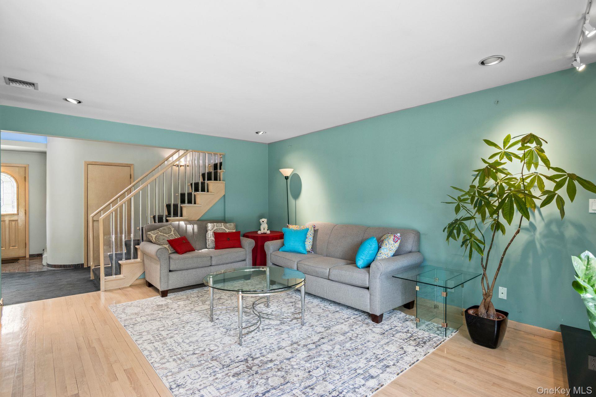 127 Church Road, Great River, NY 11739