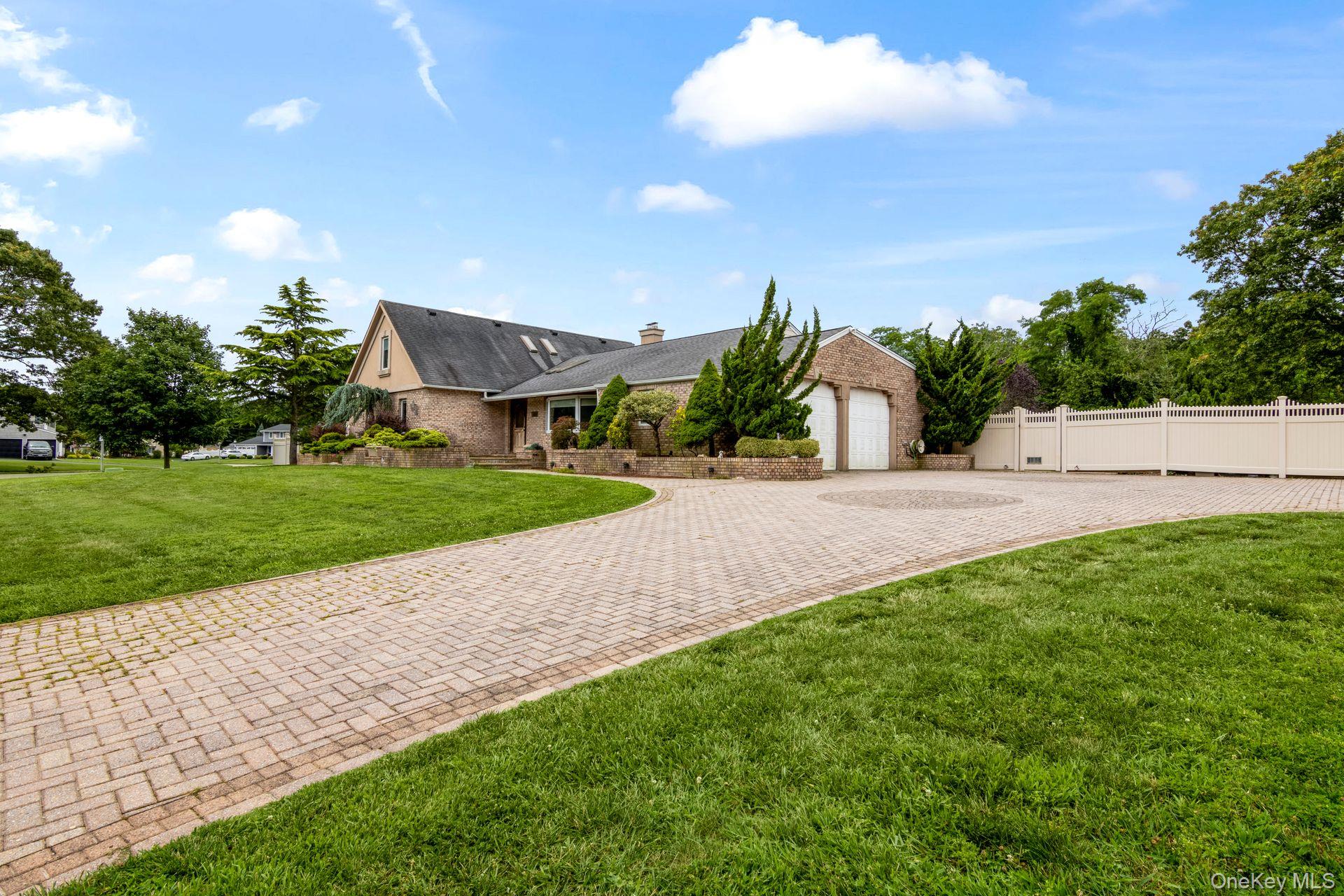 127 Church Road, Great River, NY 11739