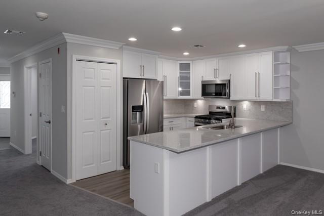 6 Overlook Drive # 6, Farmingville, NY 11738