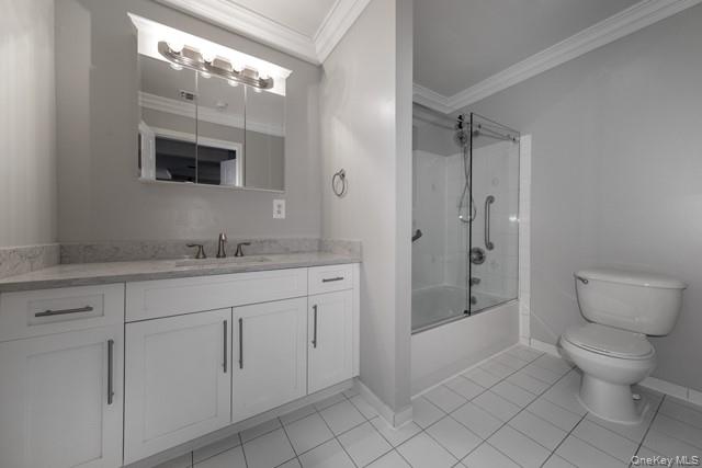 6 Overlook Drive # 6, Farmingville, NY 11738