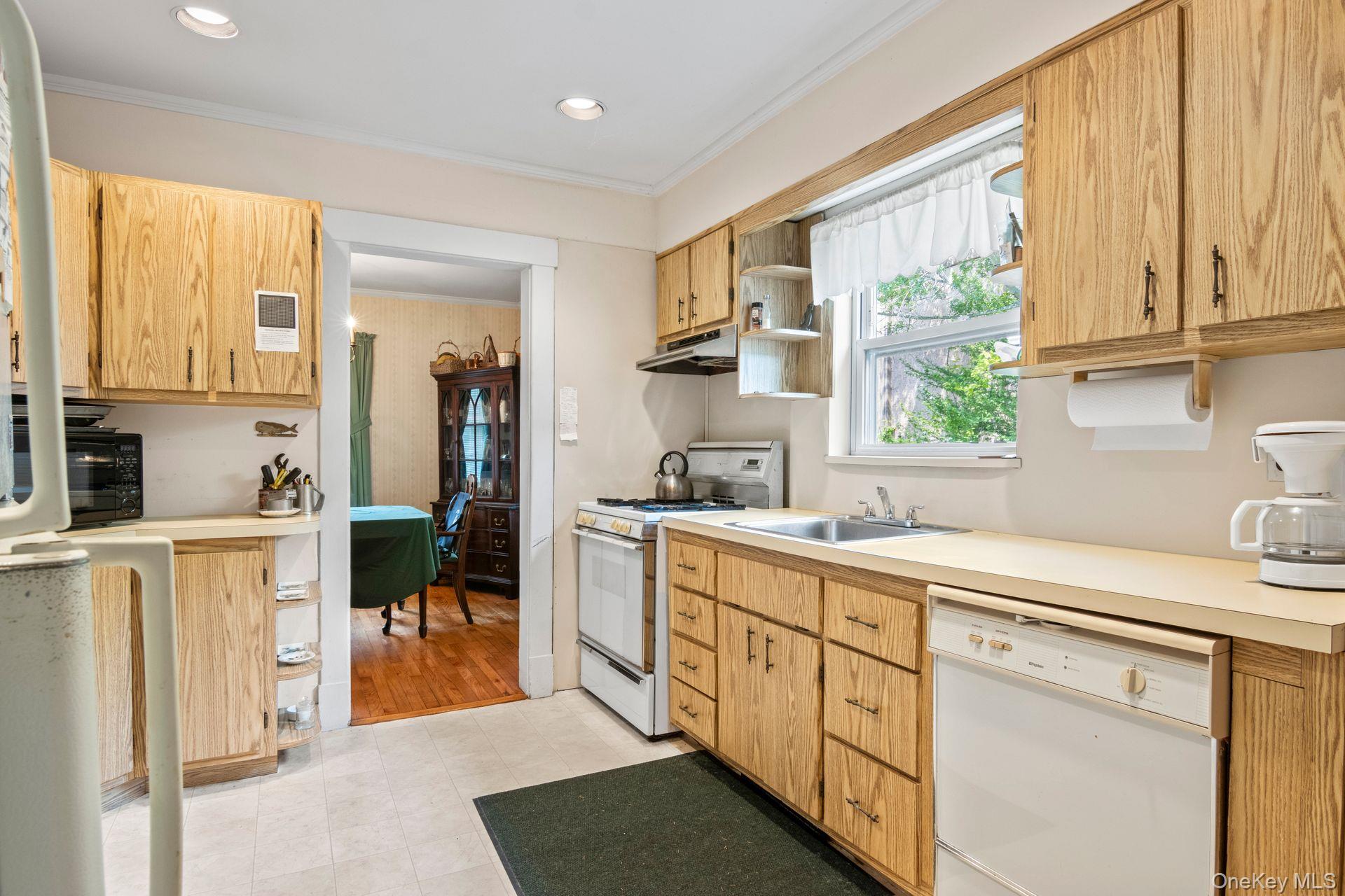 651 Sayville Avenue, Sayville, NY 11782