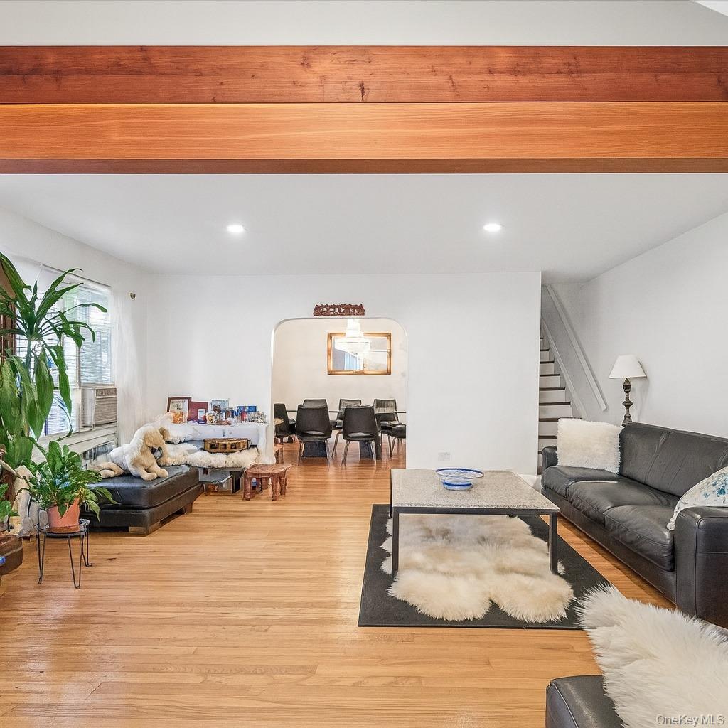 555 N 1 Street, New Hyde Park, NY 11040