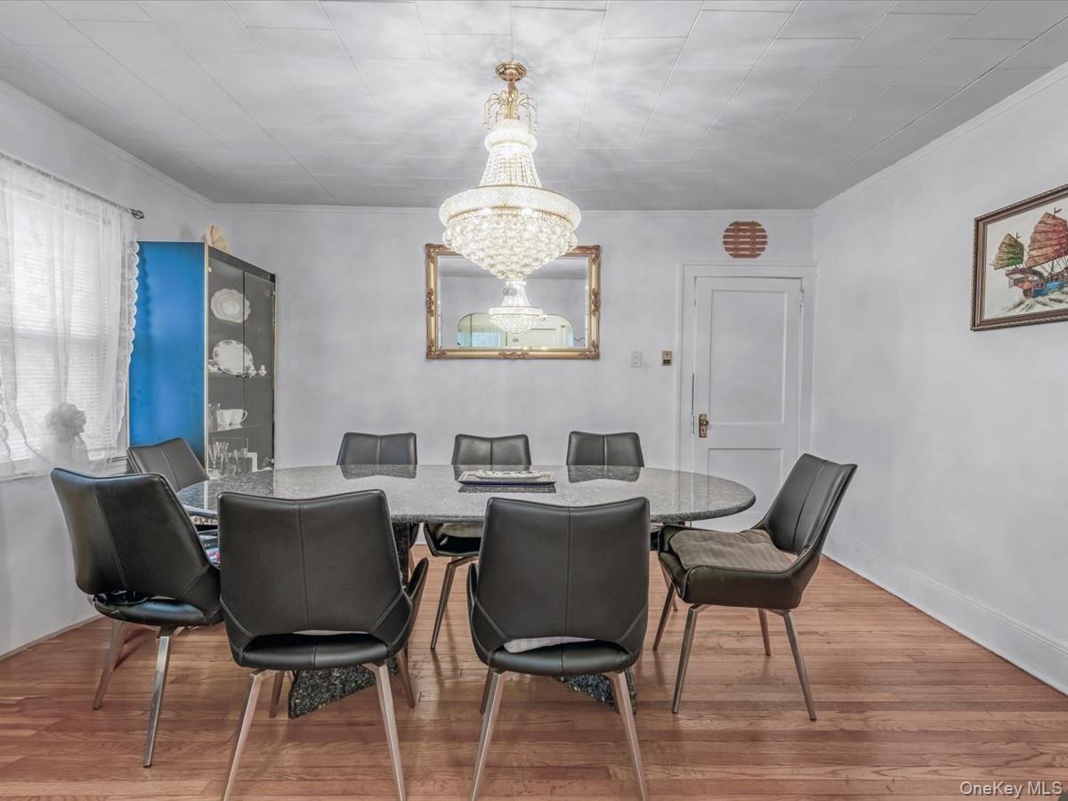 555 N 1 Street, New Hyde Park, NY 11040