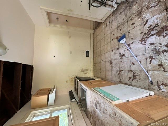 157 Tanglewylde Road, Lake Peekskill, NY 10537