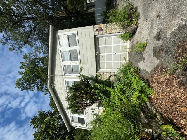 157 Tanglewylde Road, Lake Peekskill, NY 10537