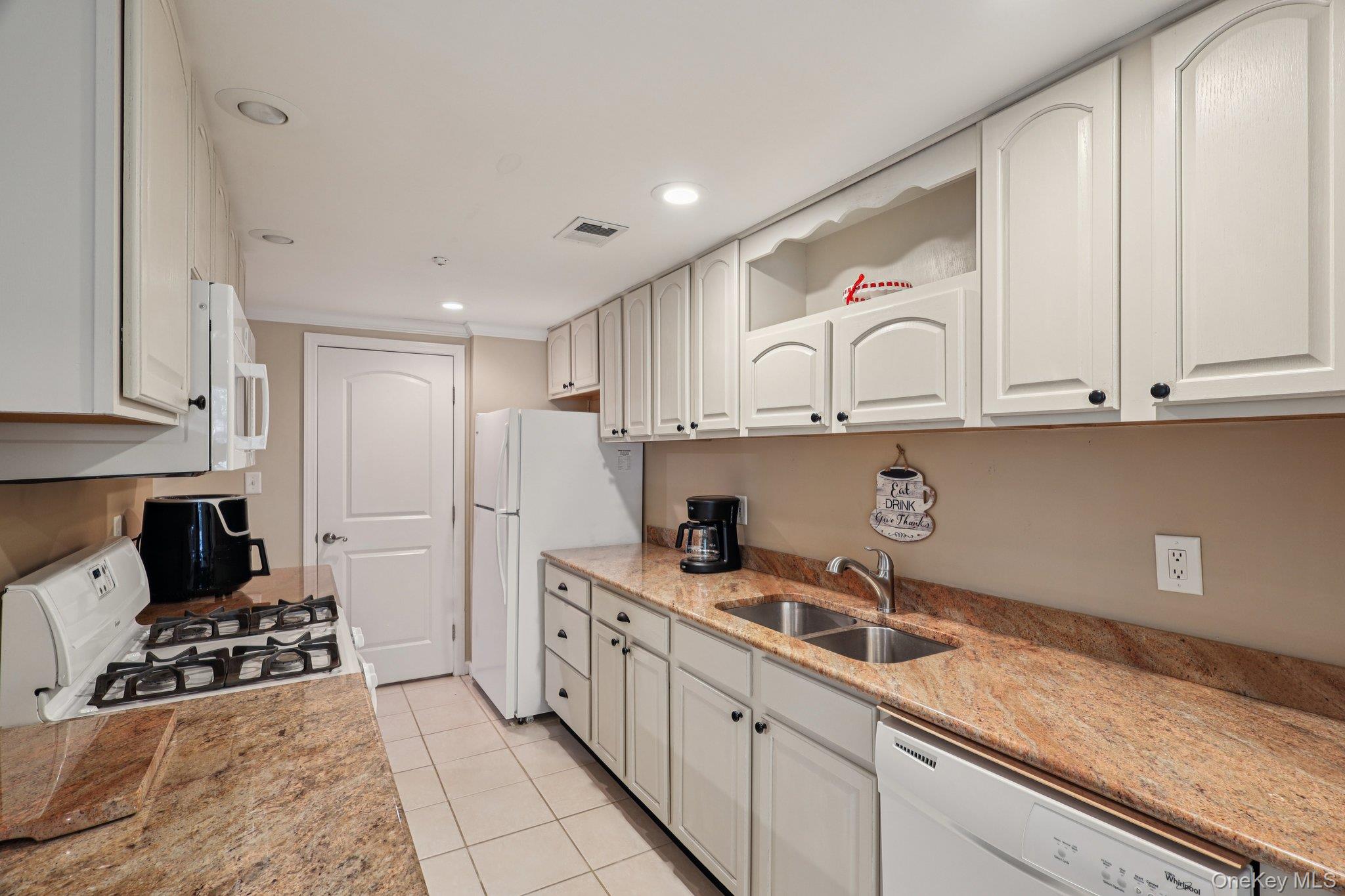 137 Golf Lane, Medford, NY 11763