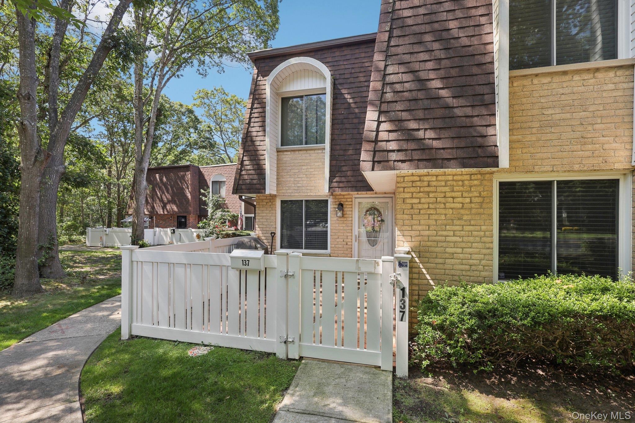 137 Golf Lane, Medford, NY 11763