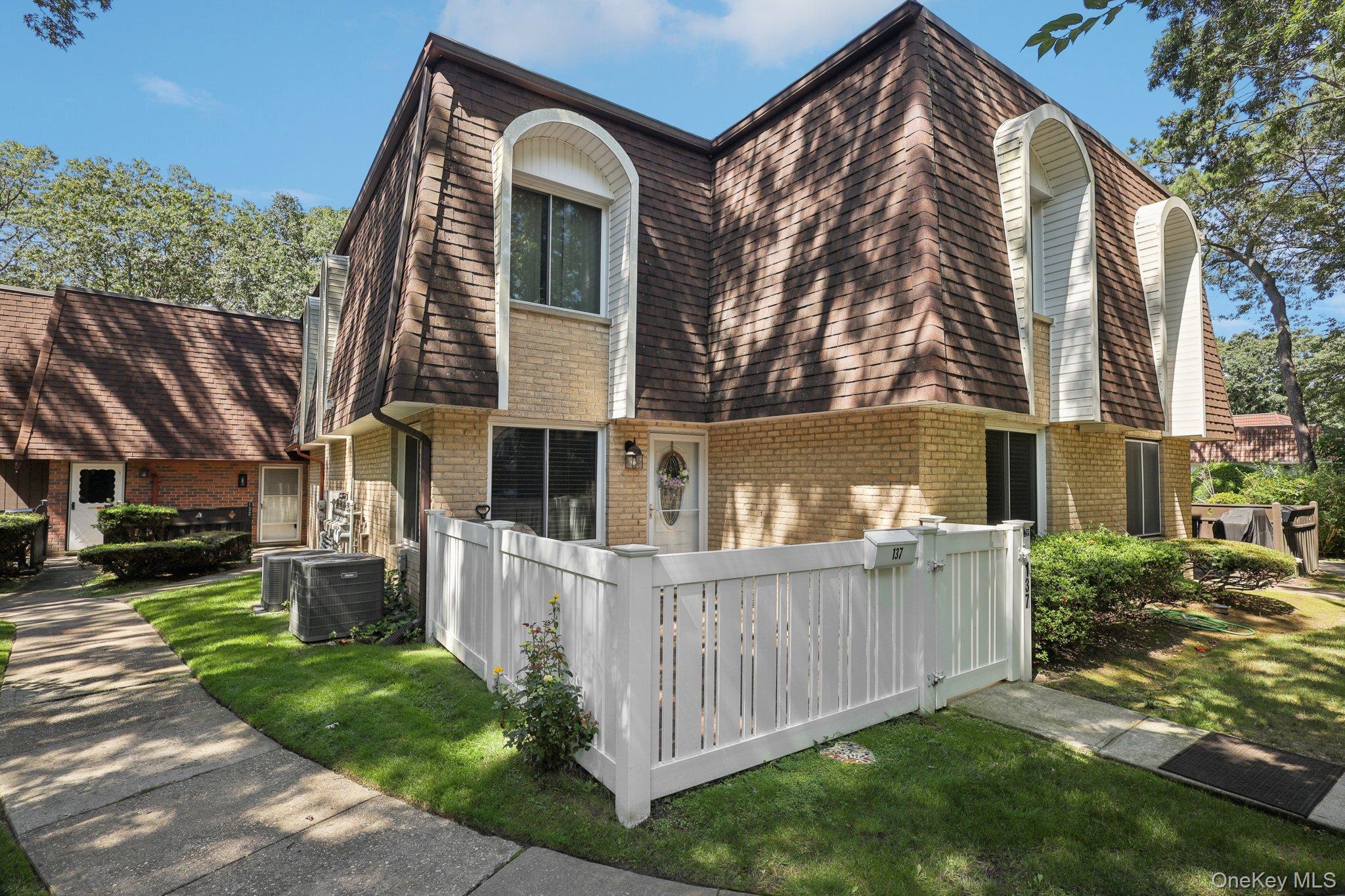 137 Golf Lane, Medford, NY 11763