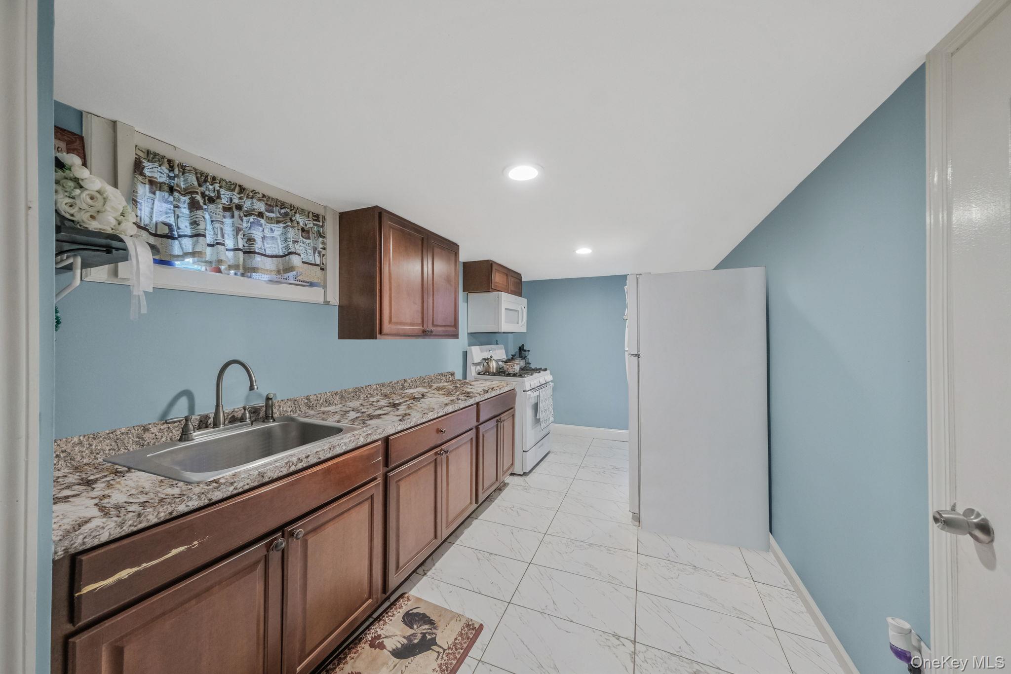 1010 Motor Parkway, Central Islip, NY 11722