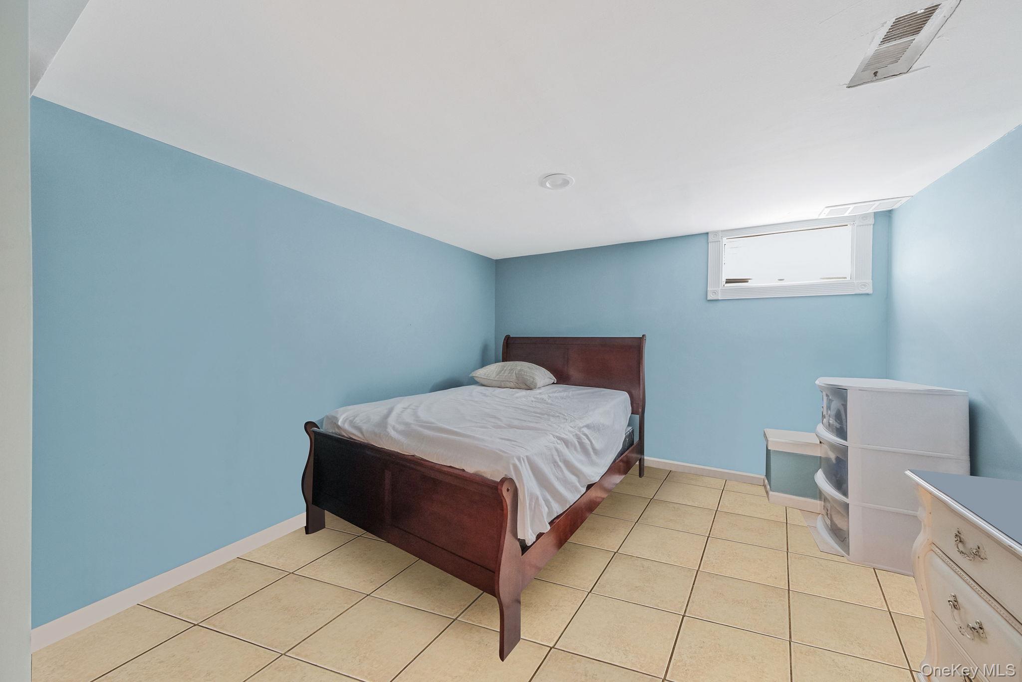 1010 Motor Parkway, Central Islip, NY 11722