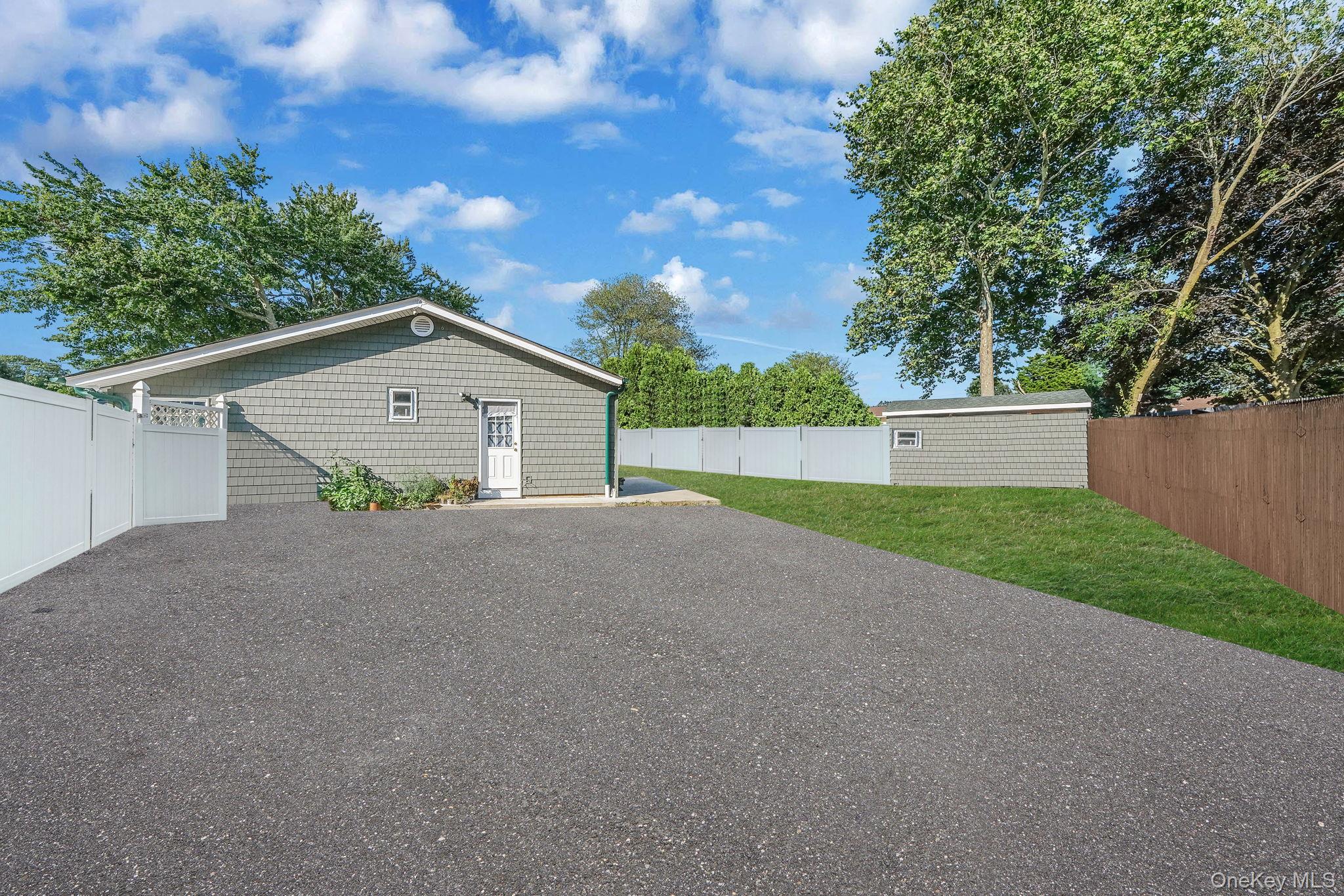 1010 Motor Parkway, Central Islip, NY 11722