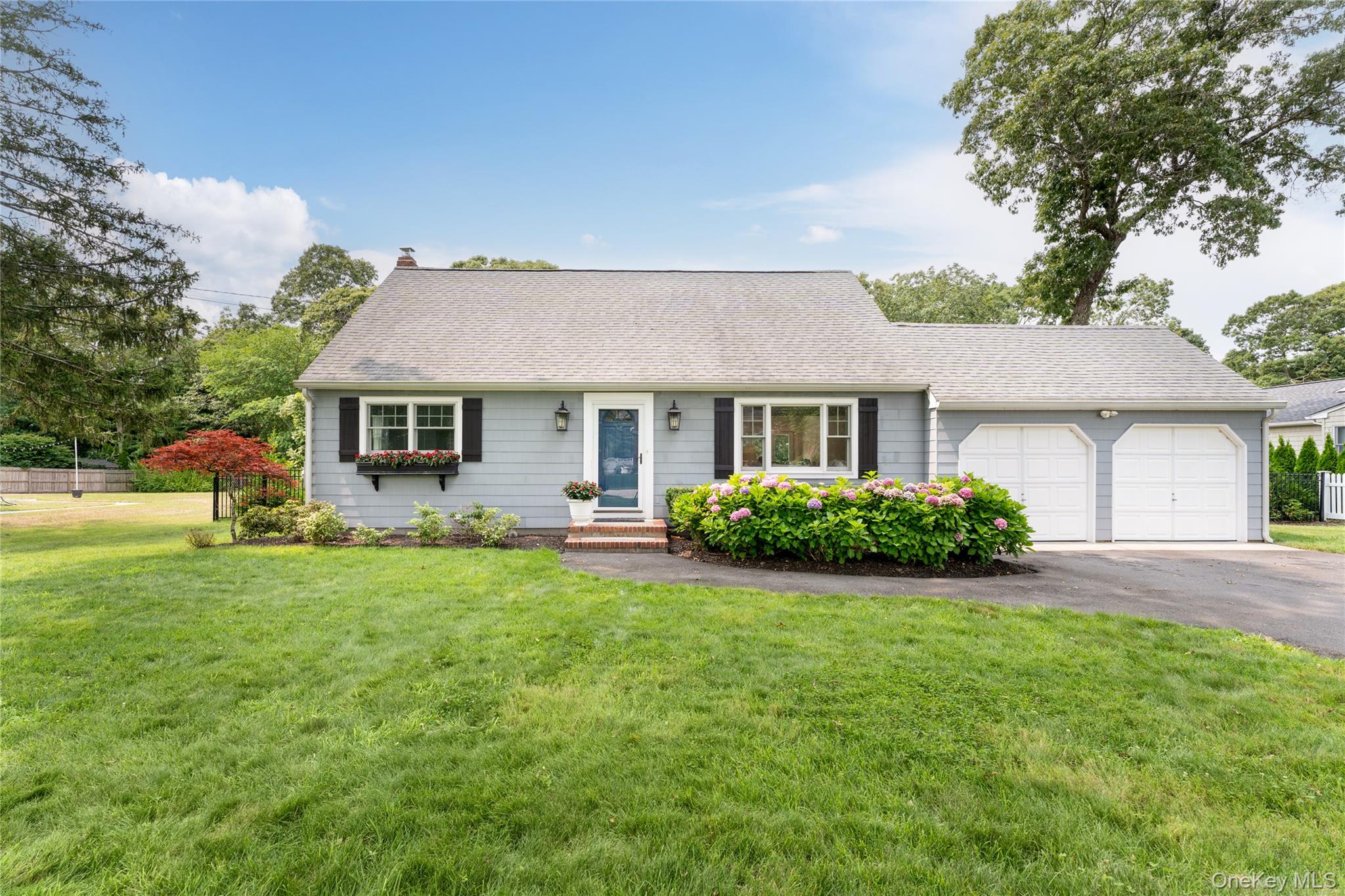 16 Nautilus Drive, Hampton Bays, NY 11946