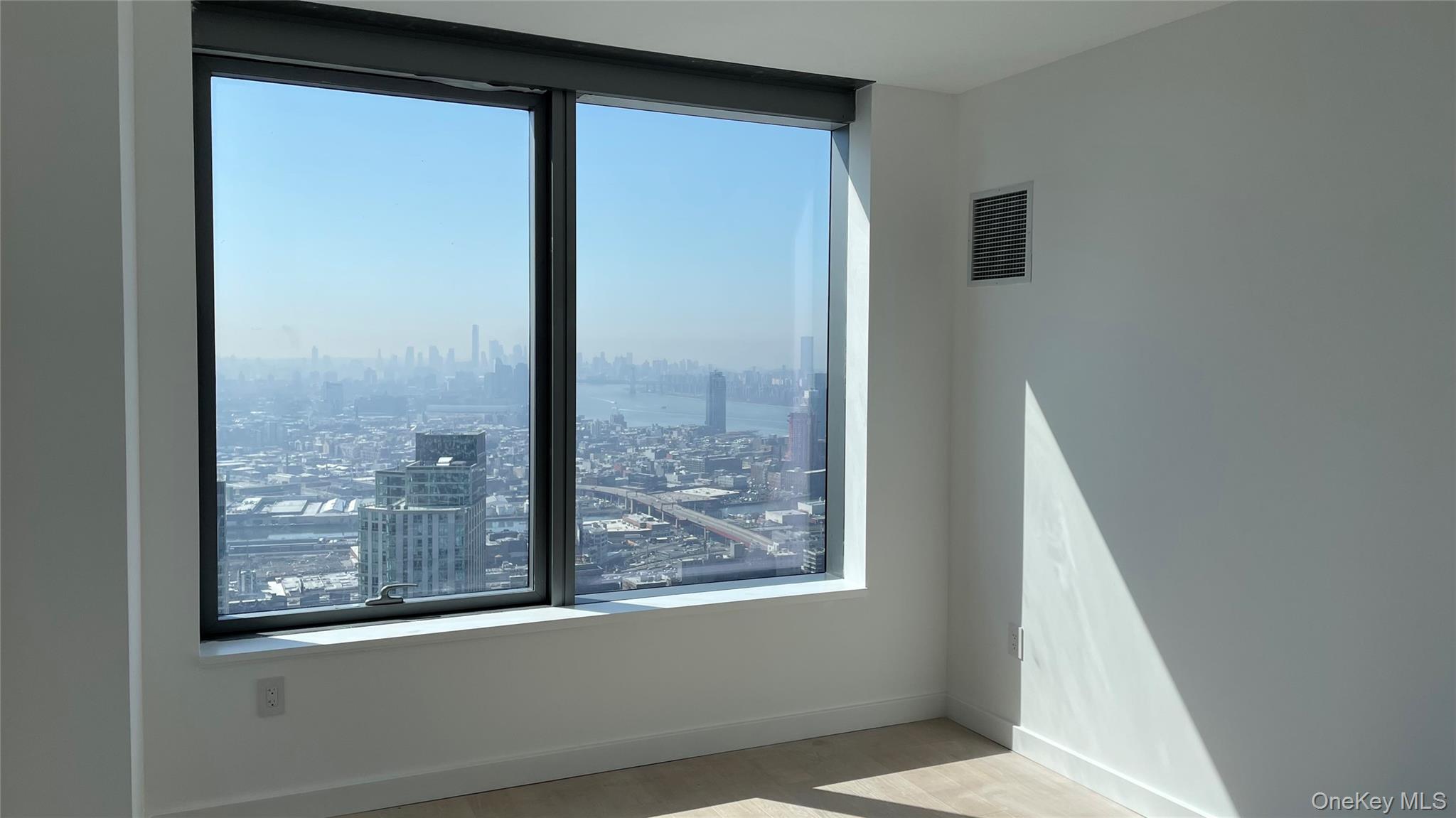 3 Court Square W # 5211, Long Island City, NY 11101