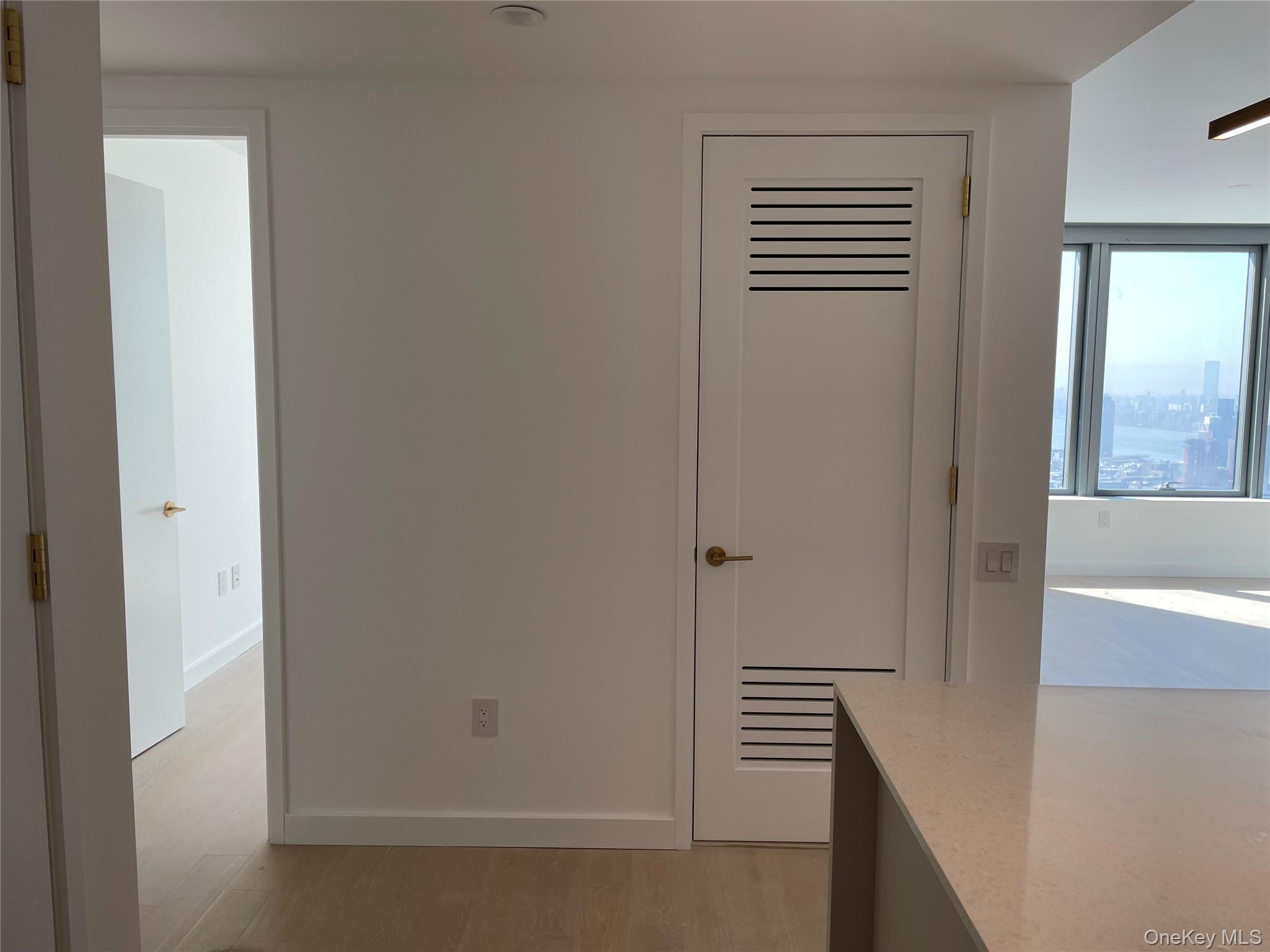 3 Court Square W # 5211, Long Island City, NY 11101