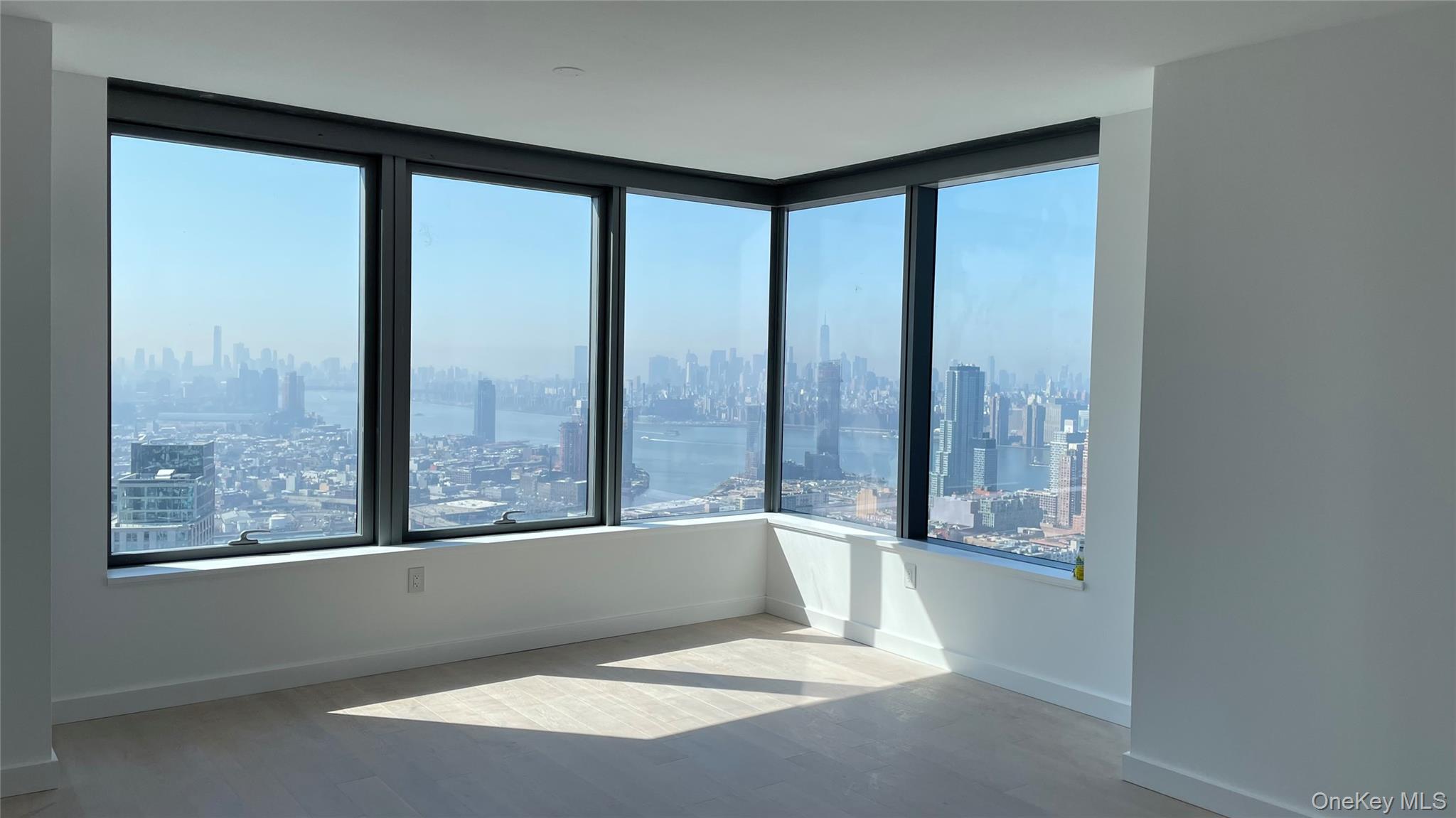 3 Court Square W # 5211, Long Island City, NY 11101