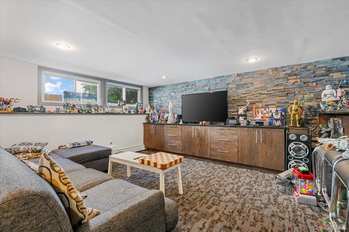 844 Flanders Drive, Valley Stream, NY 11581