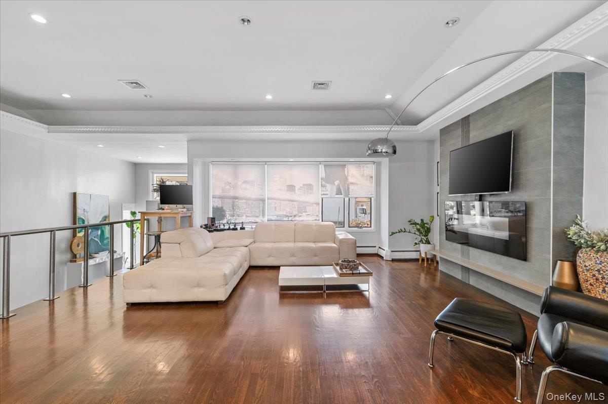 844 Flanders Drive, Valley Stream, NY 11581