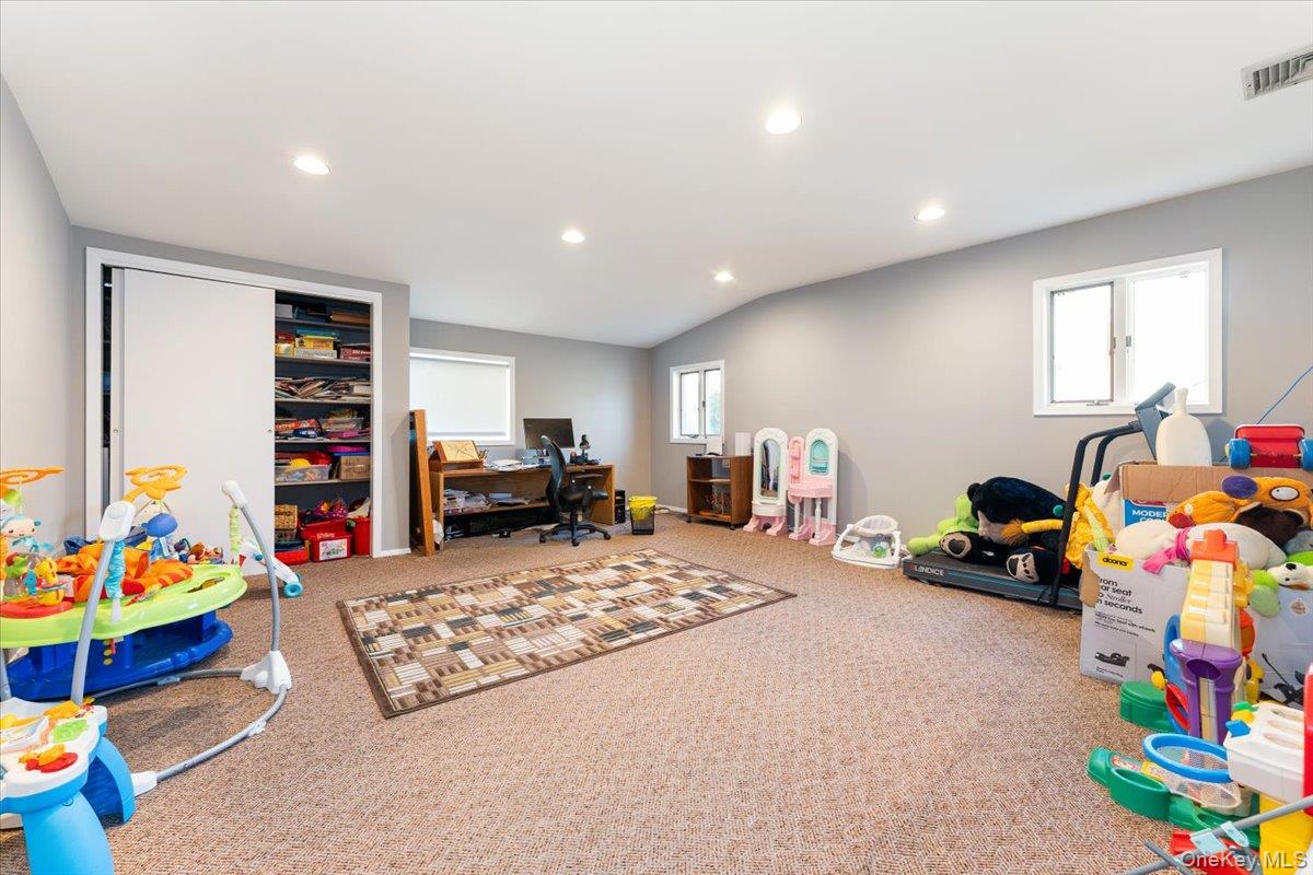 924 Northfield Road, Woodmere, NY 11598