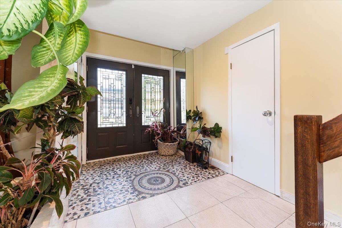 924 Northfield Road, Woodmere, NY 11598