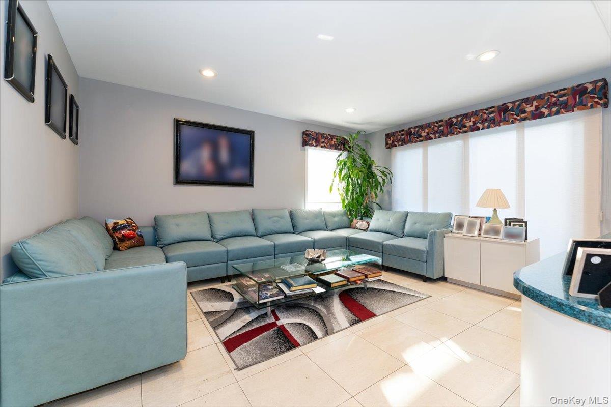 924 Northfield Road, Woodmere, NY 11598