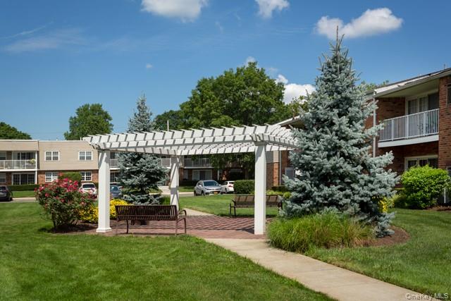 115 Westwood Drive # 138, Westbury, NY 11590