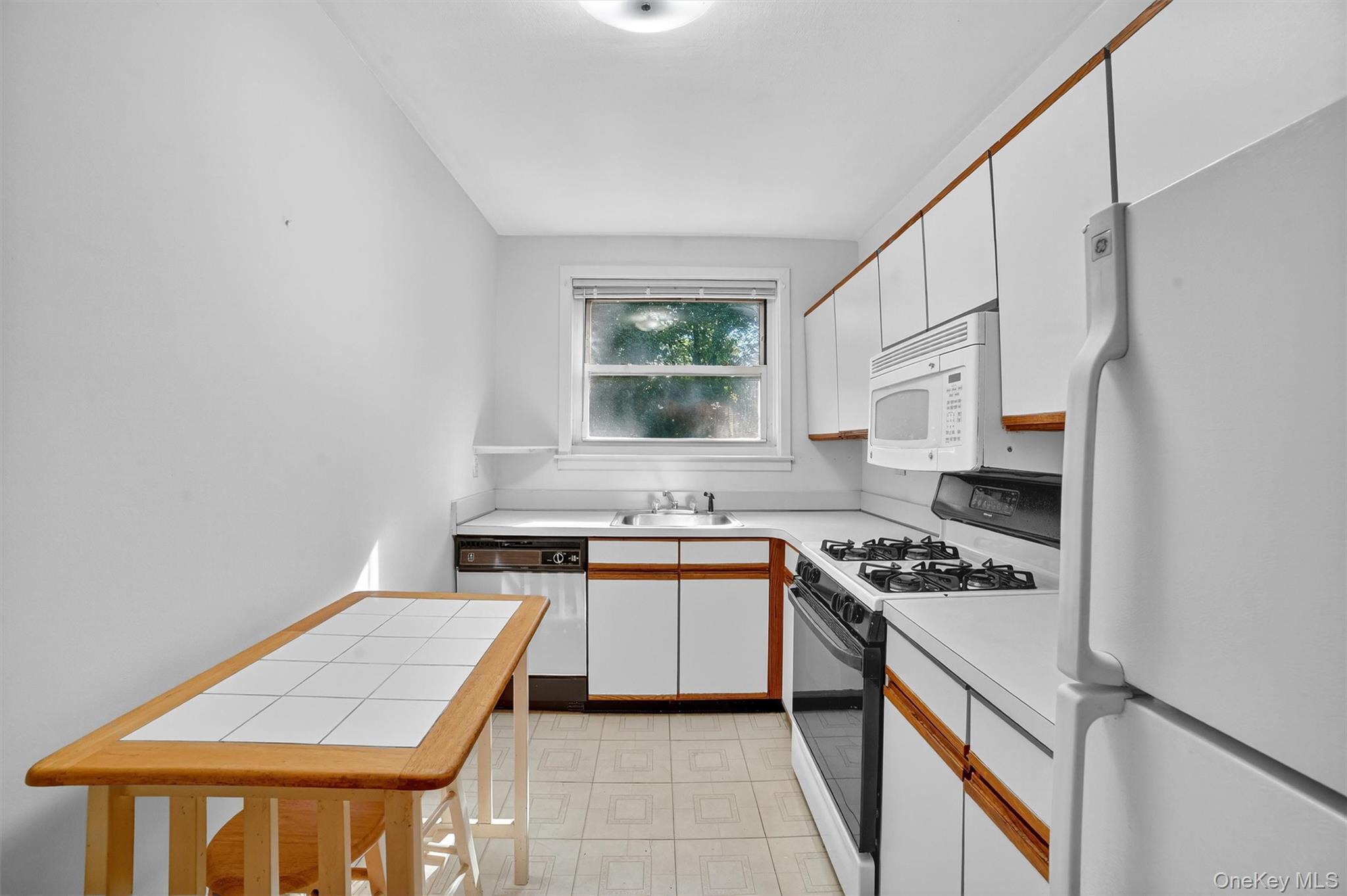 12 Wildwood Road # B20, Hartsdale, NY 10530