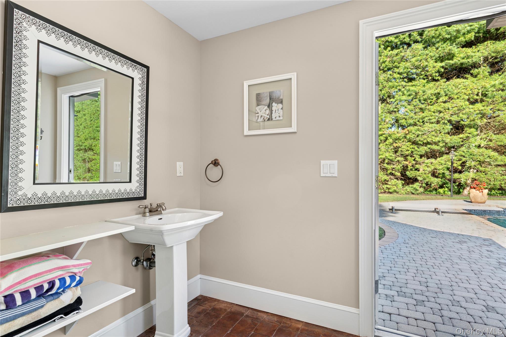 3 Steven Path, Center Moriches, NY 11934