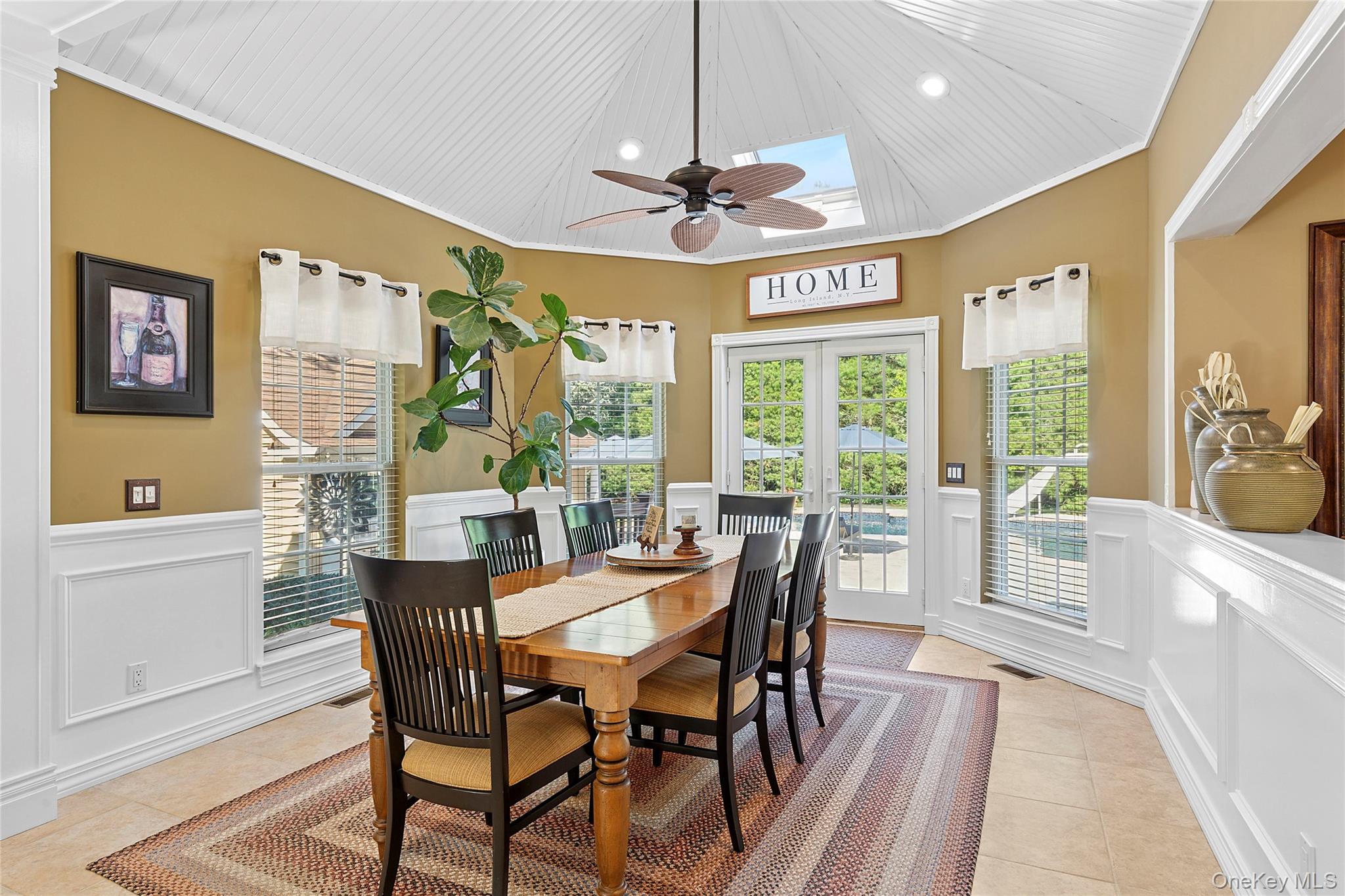 3 Steven Path, Center Moriches, NY 11934