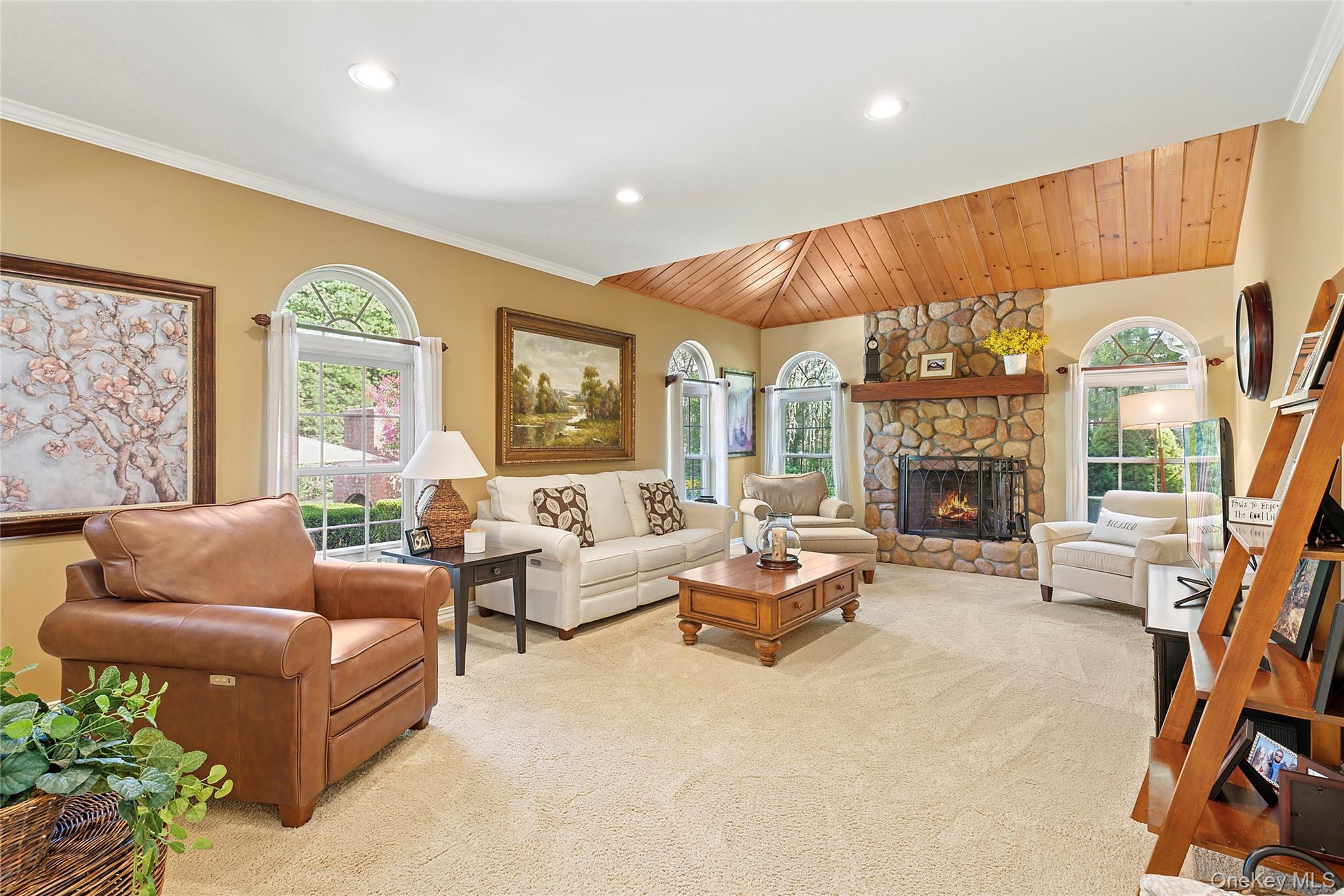 3 Steven Path, Center Moriches, NY 11934