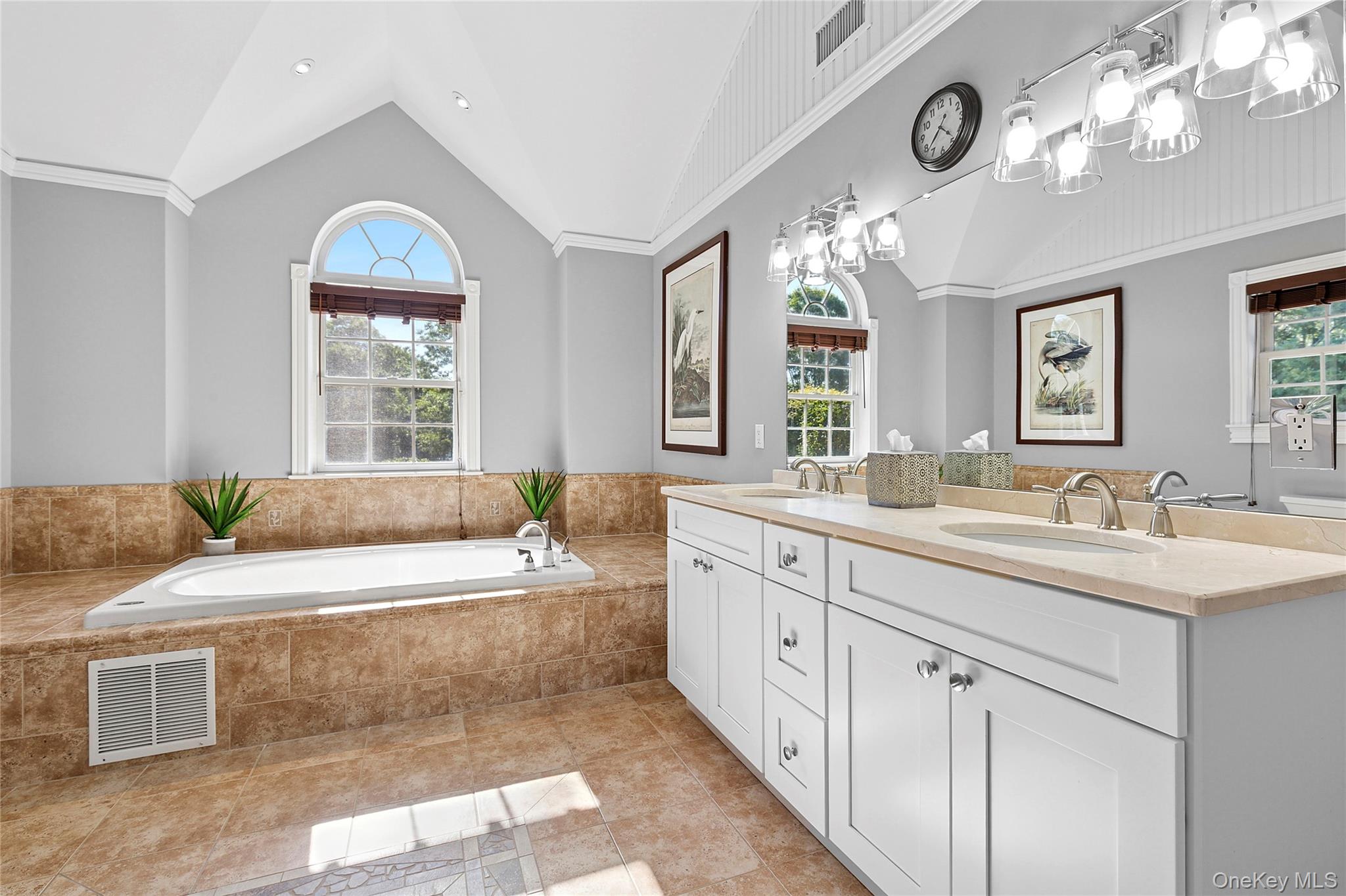 3 Steven Path, Center Moriches, NY 11934