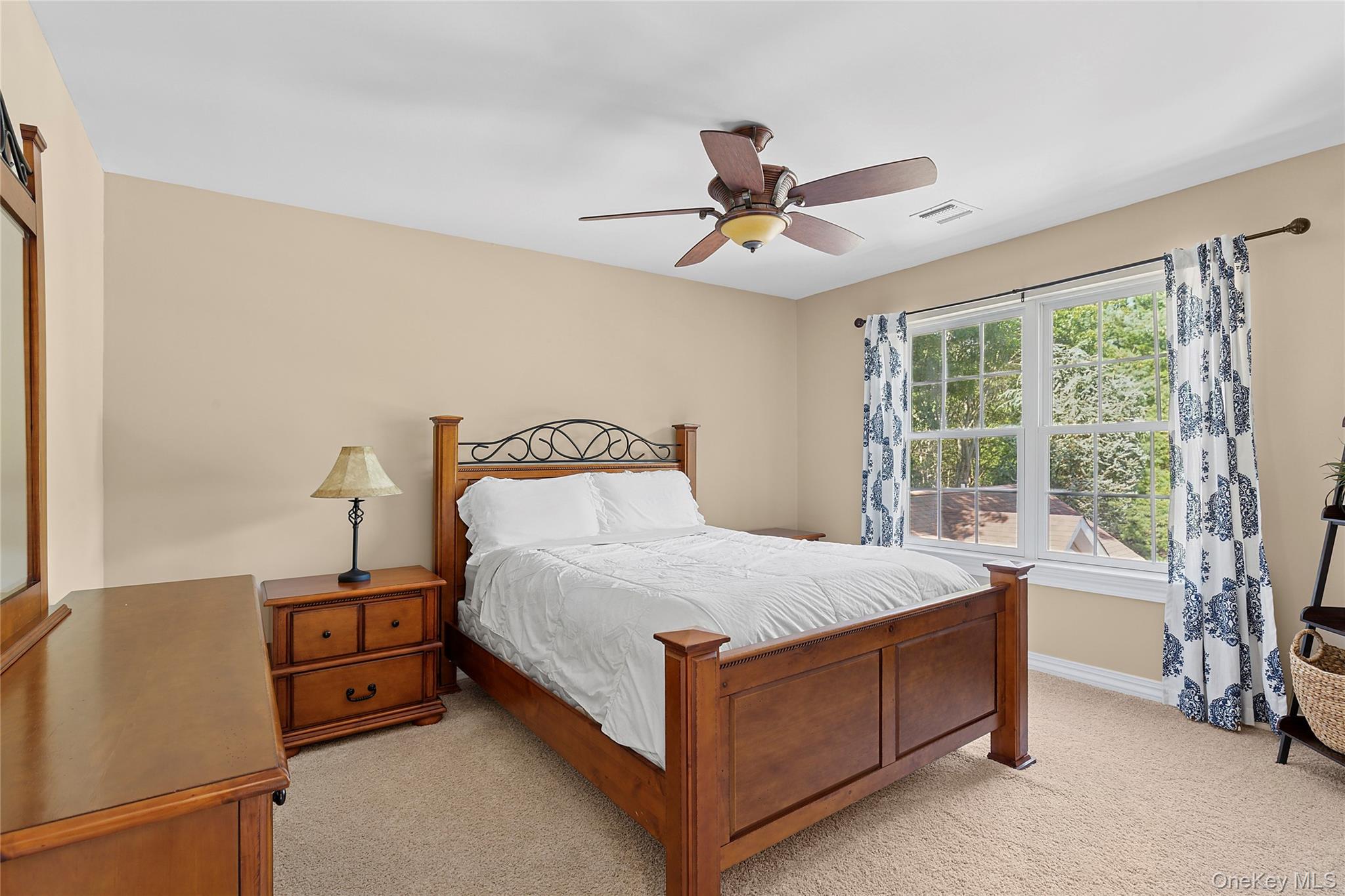 3 Steven Path, Center Moriches, NY 11934