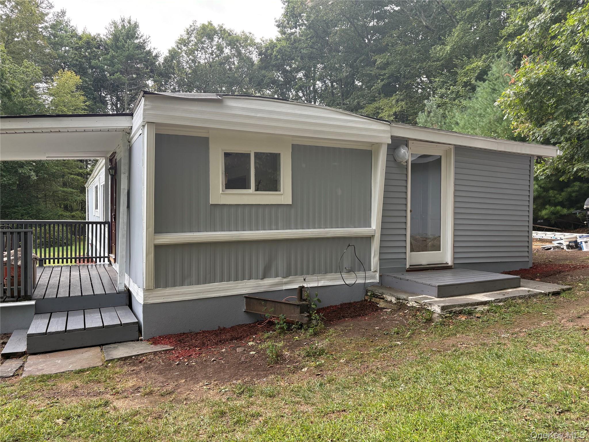 160 Van Tuyl Road, Barryville, NY 12719