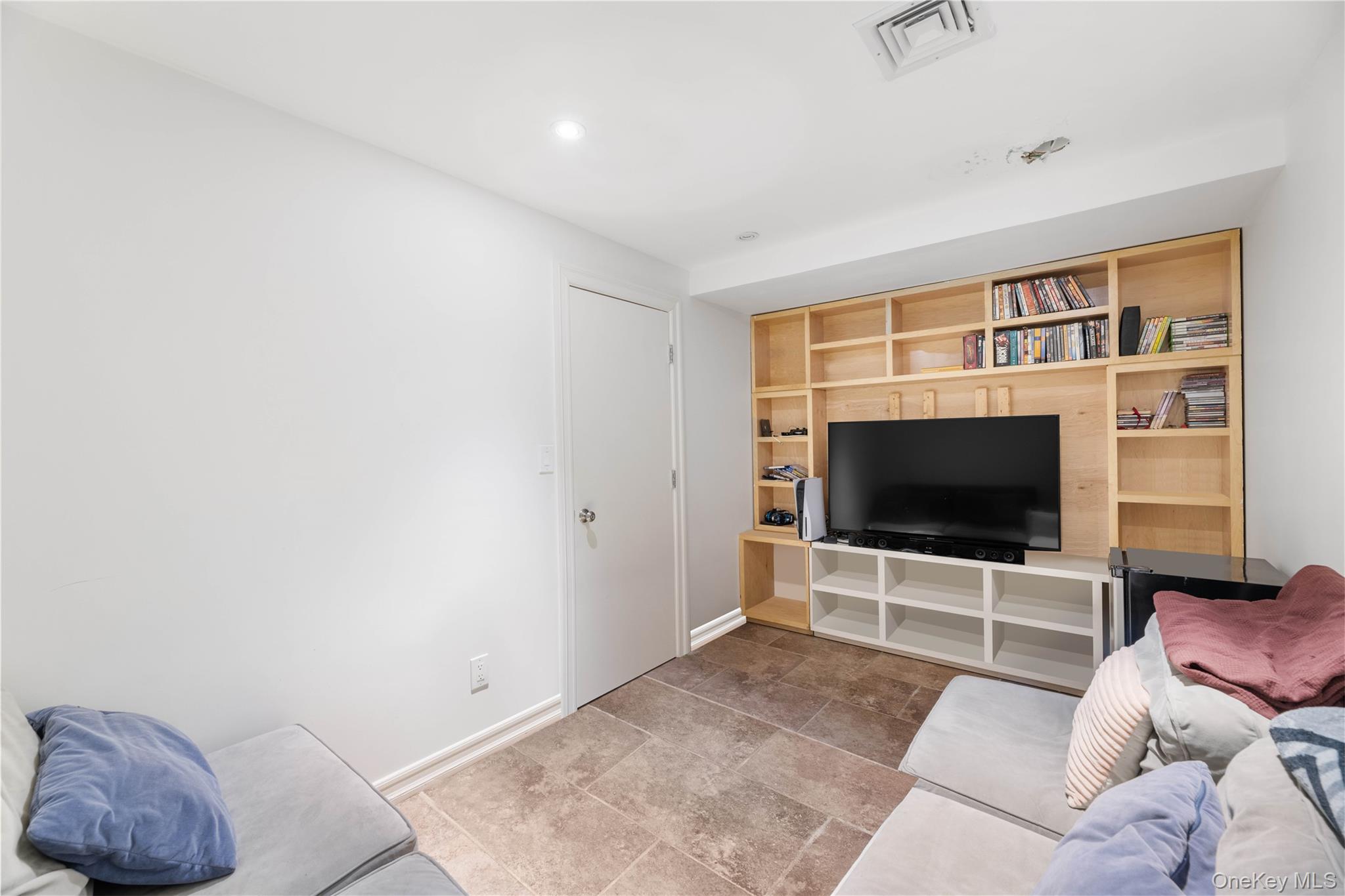 351 W 262nd Street, Bronx, NY 10471