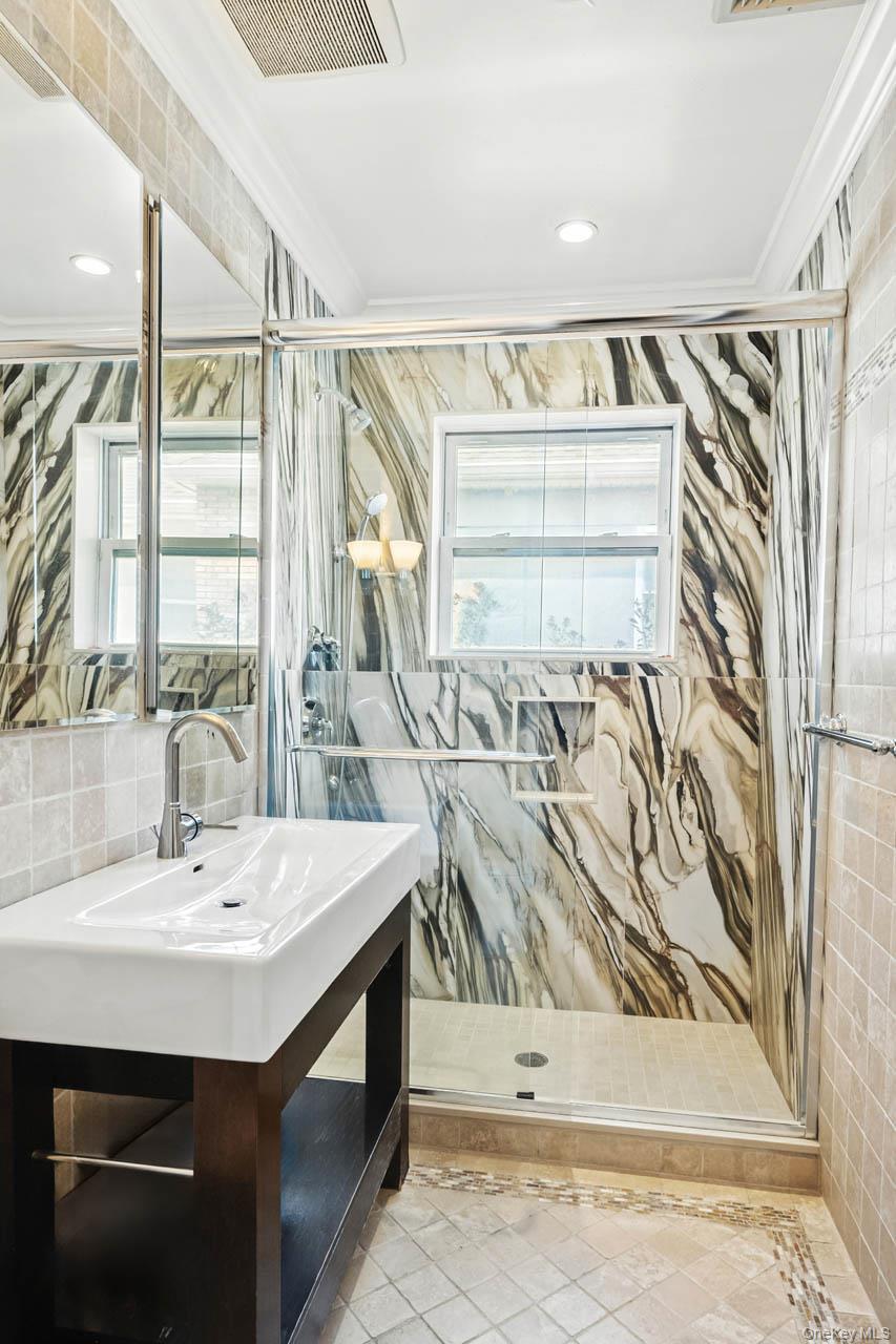 351 W 262nd Street, Bronx, NY 10471