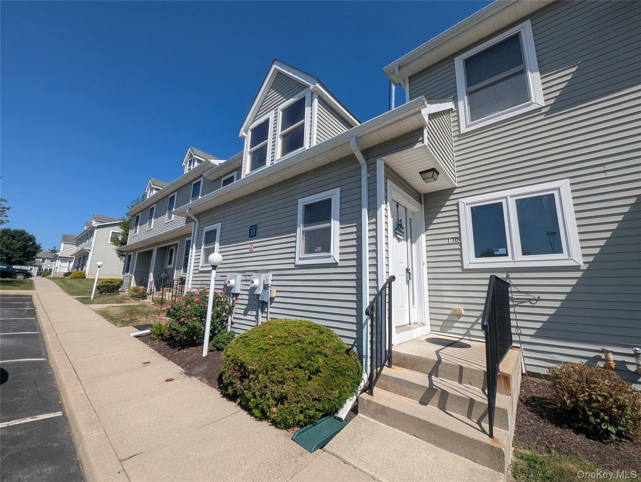 100 Boniface Drive # 13D, Pine Bush, NY 12566