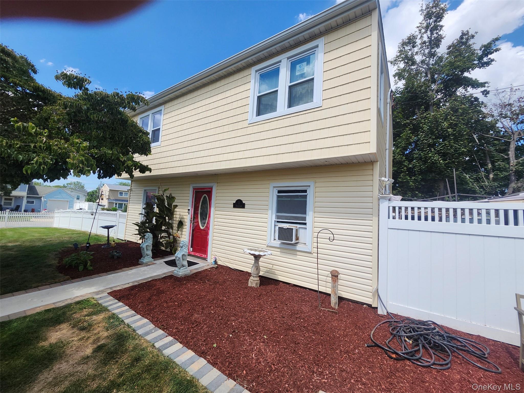 3 Brook Lane, Levittown, NY 11756