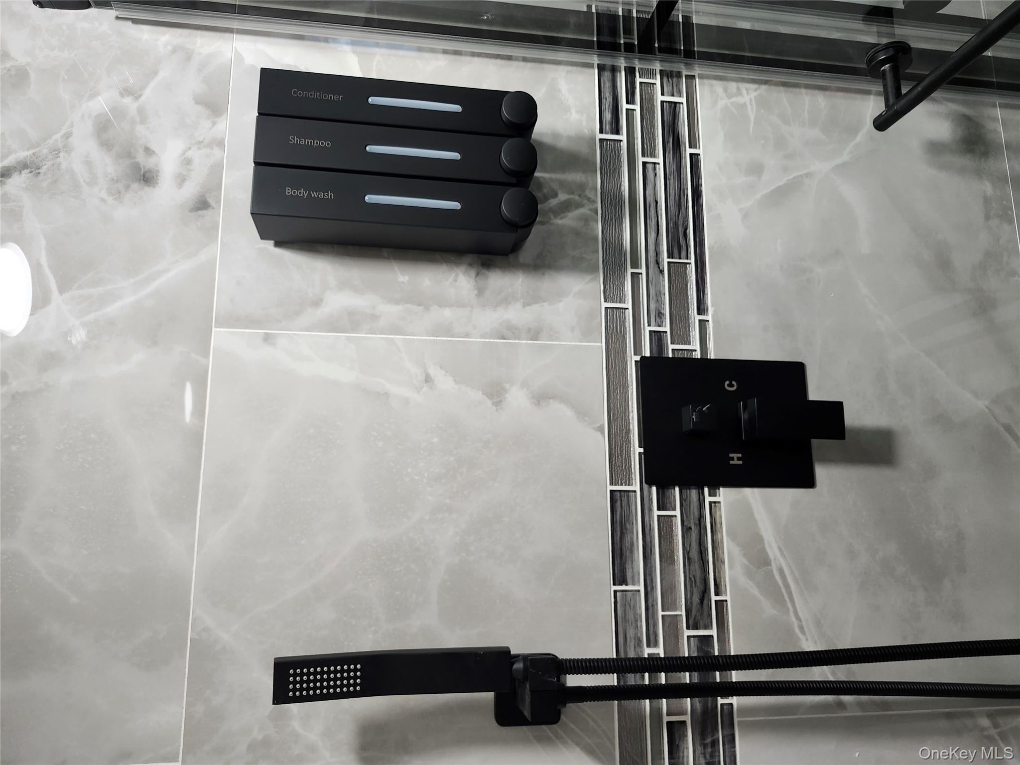 3 Brook Lane, Levittown, NY 11756