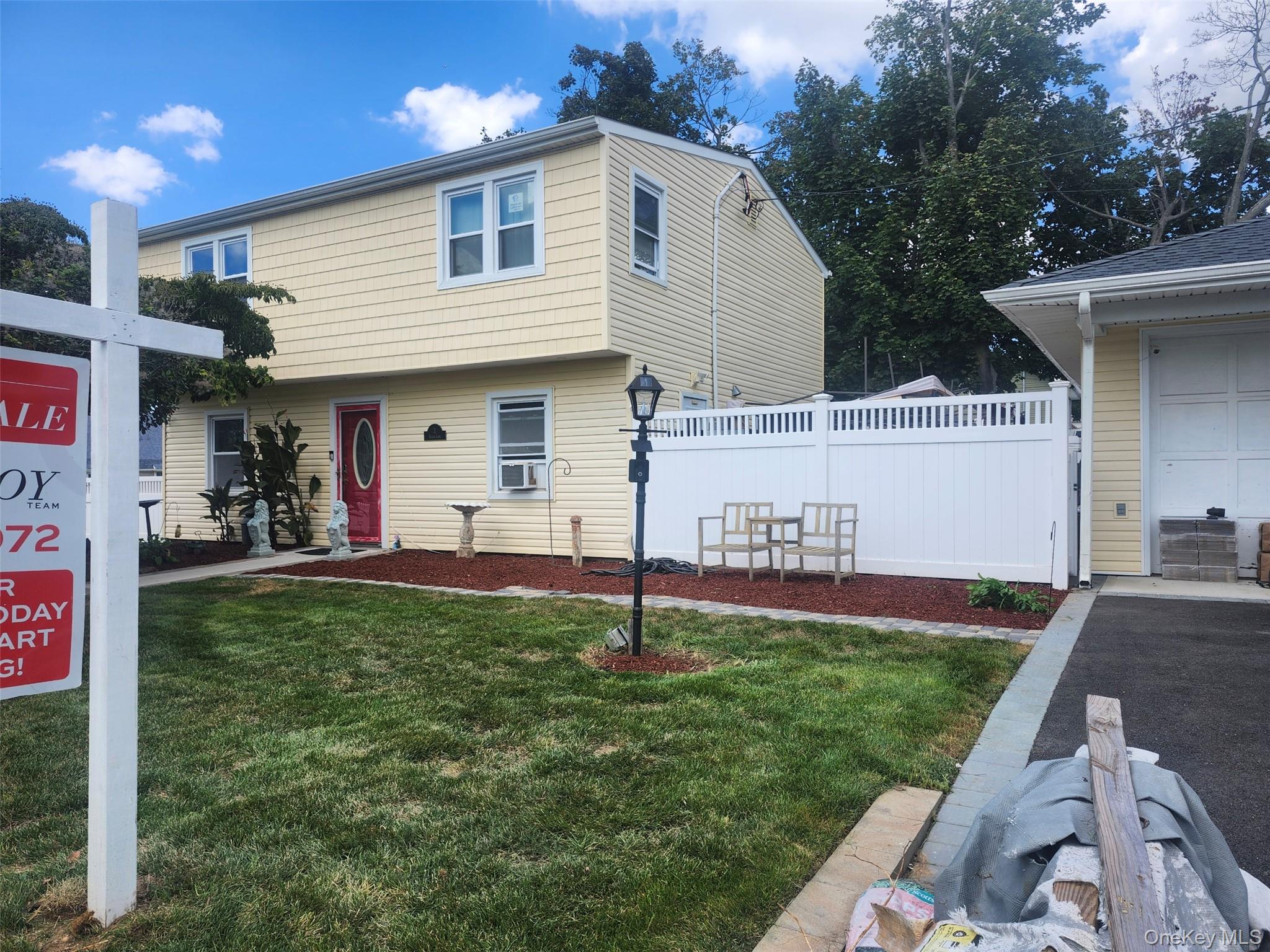 3 Brook Lane, Levittown, NY 11756