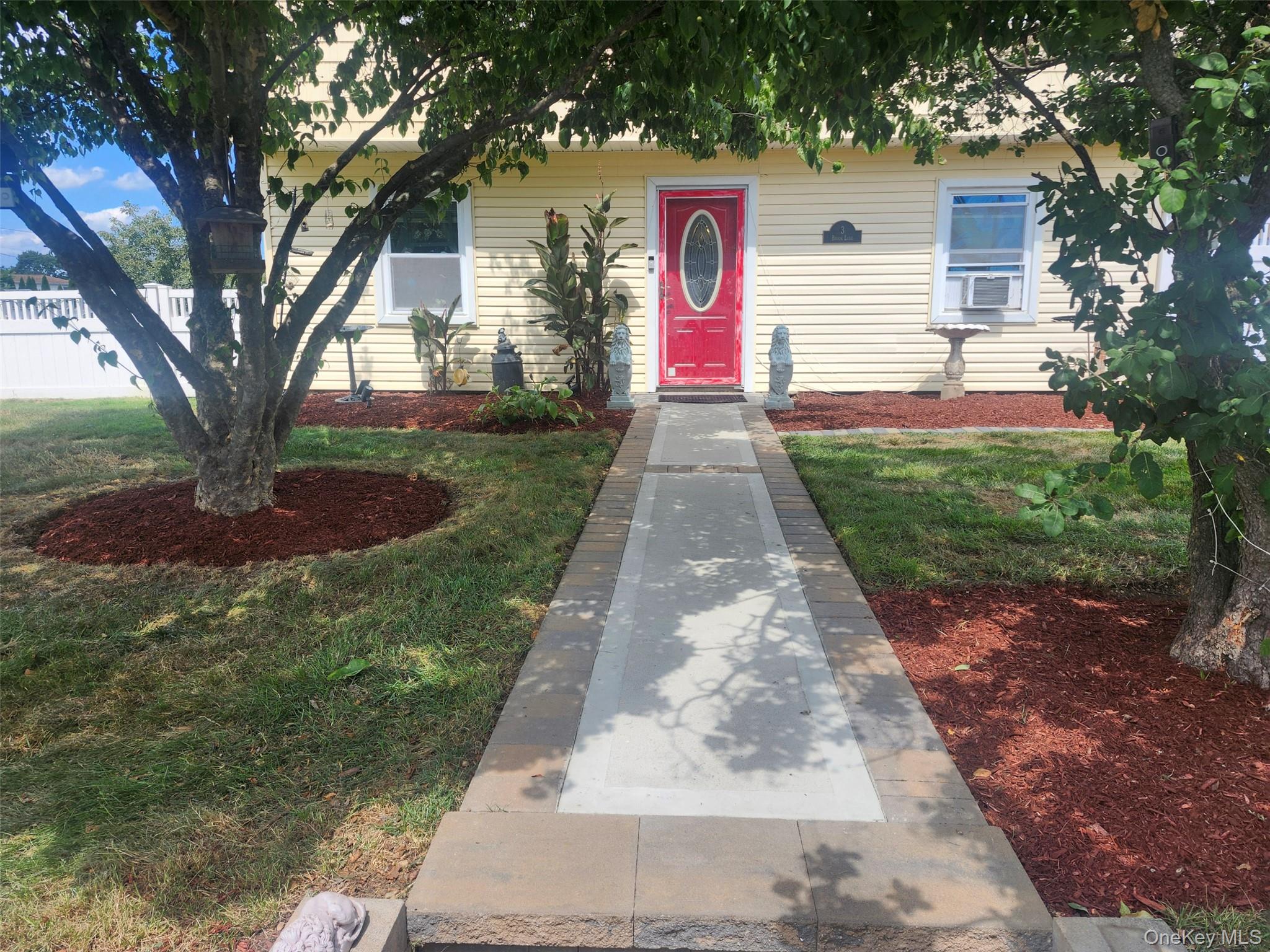 3 Brook Lane, Levittown, NY 11756