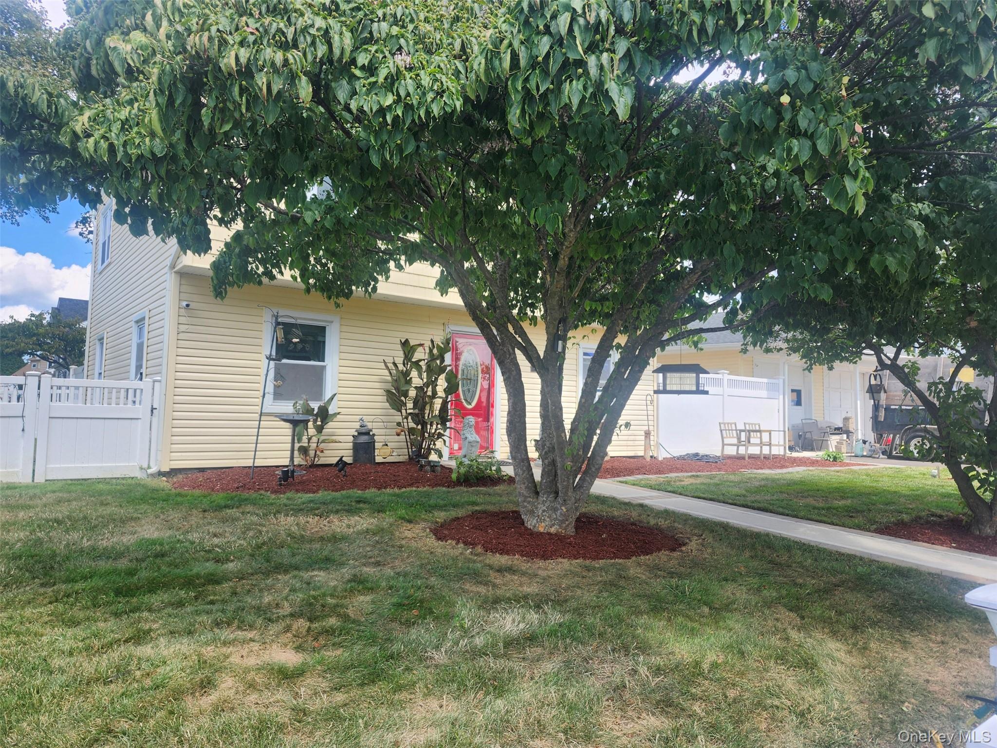 3 Brook Lane, Levittown, NY 11756