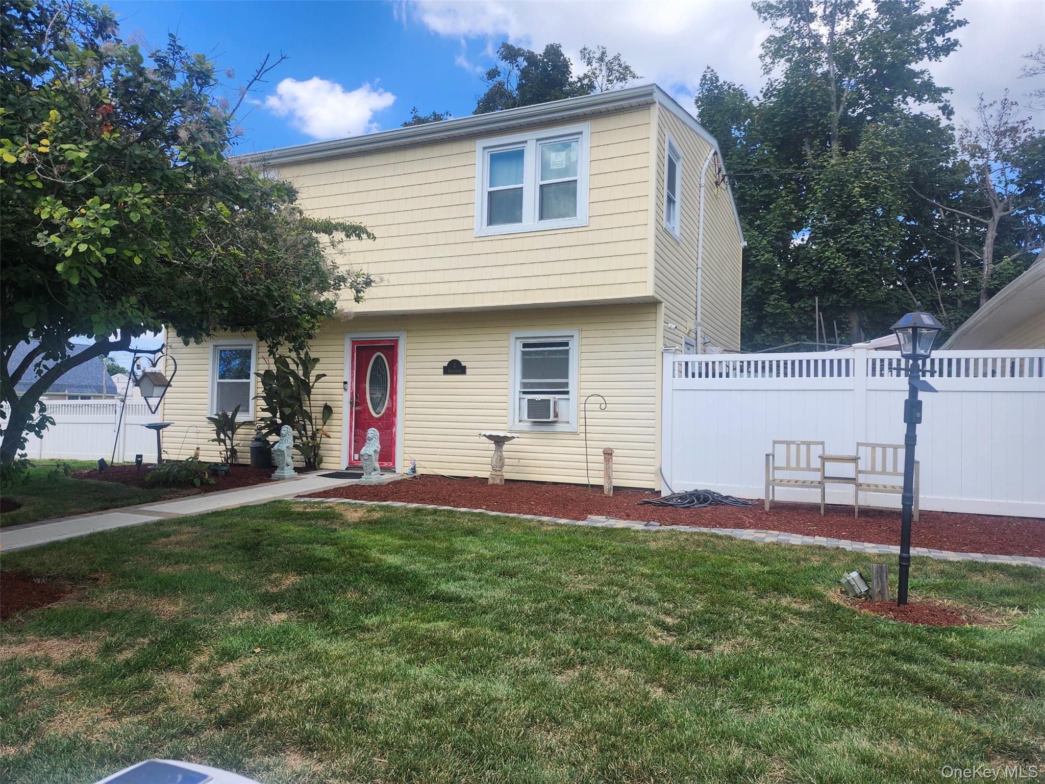 3 Brook Lane, Levittown, NY 11756