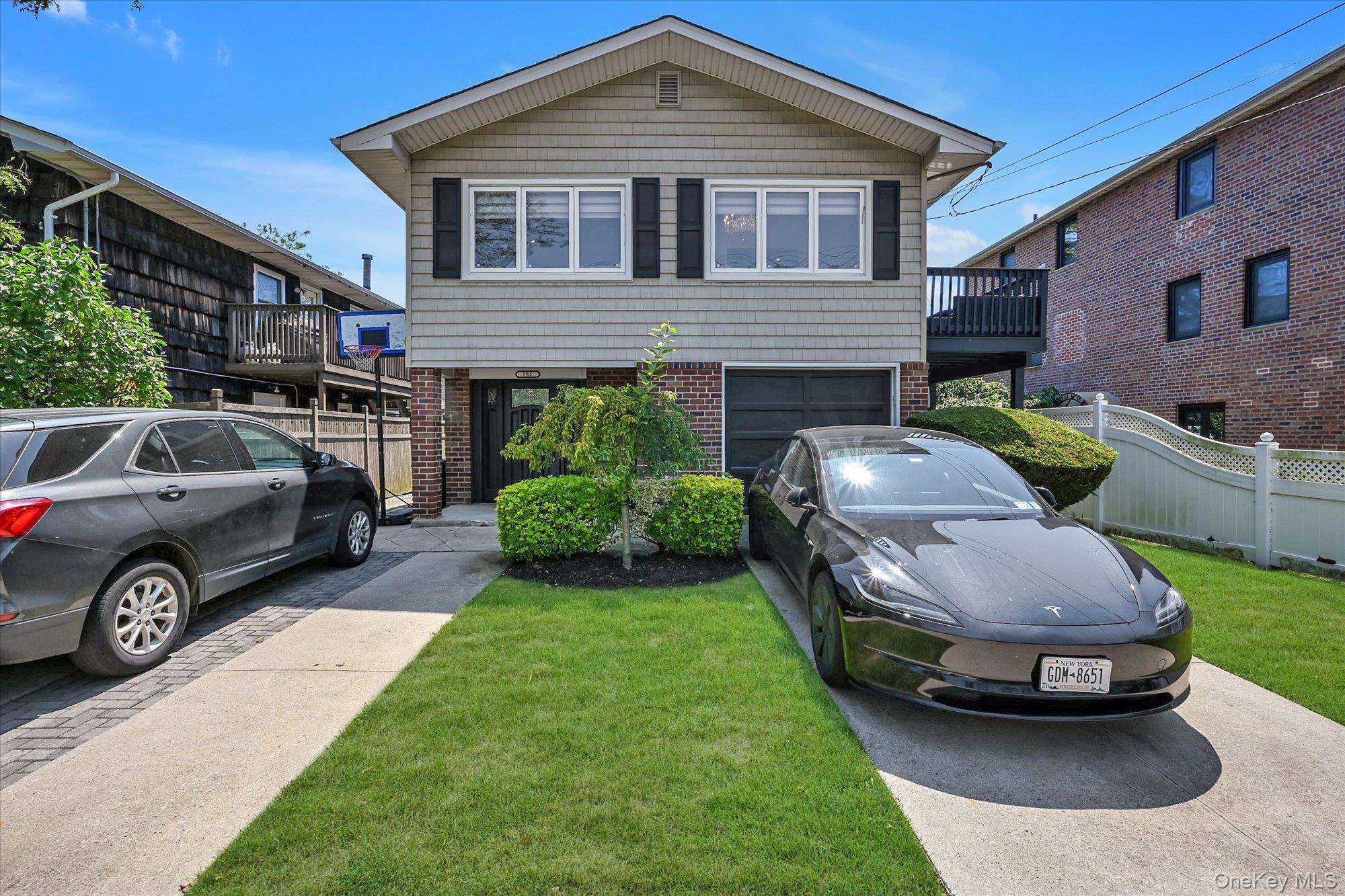 505 Hicksville Road, Far Rockaway, NY 11691