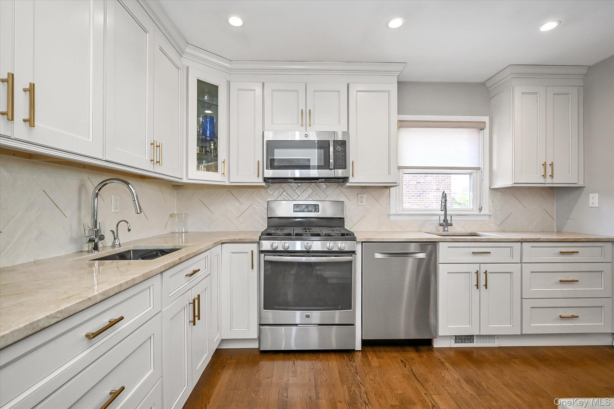 505 Hicksville Road, Far Rockaway, NY 11691