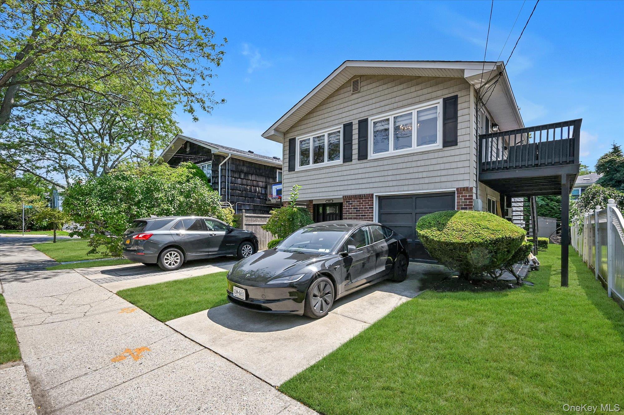 505 Hicksville Road, Far Rockaway, NY 11691