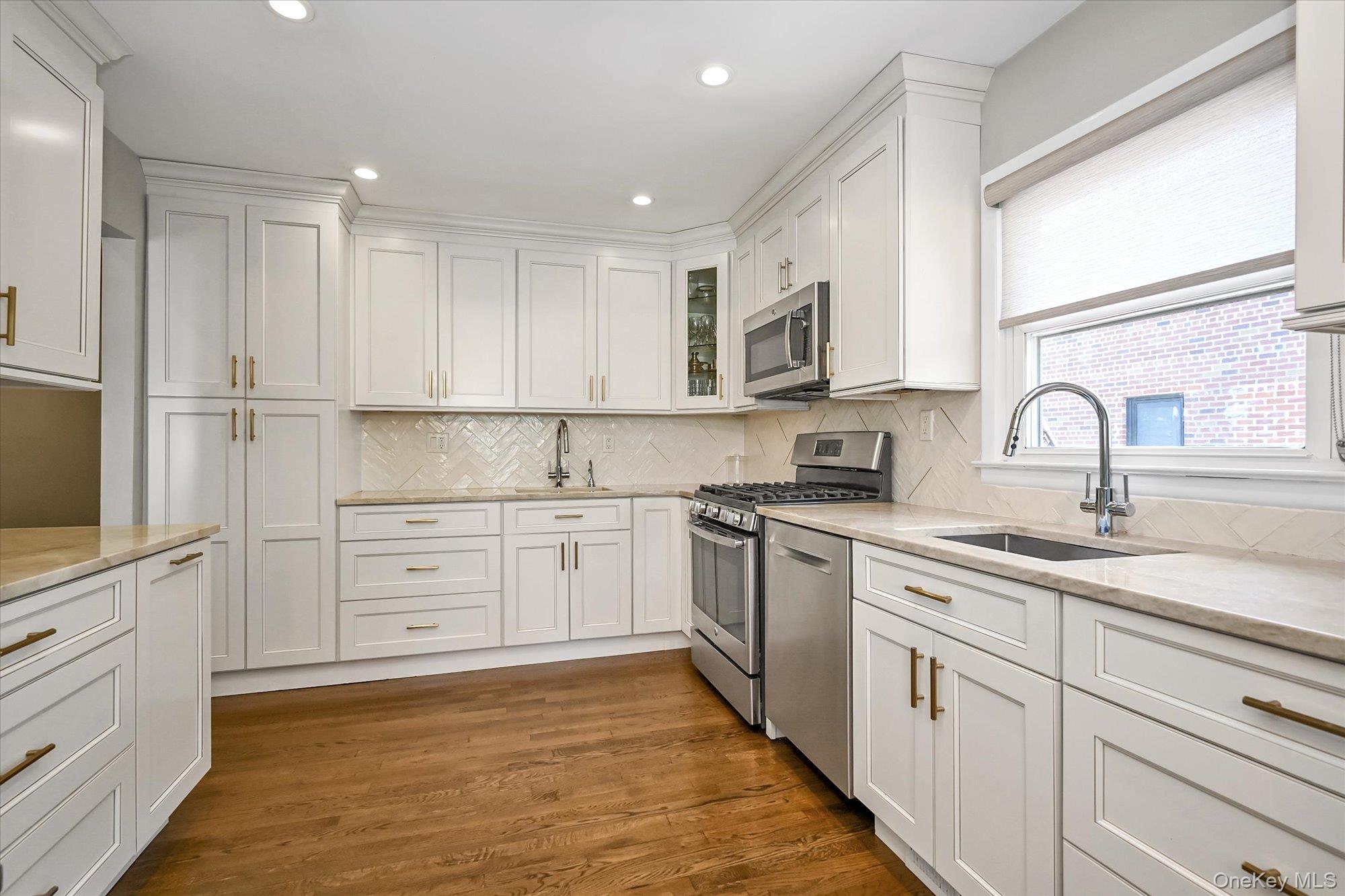 505 Hicksville Road, Far Rockaway, NY 11691