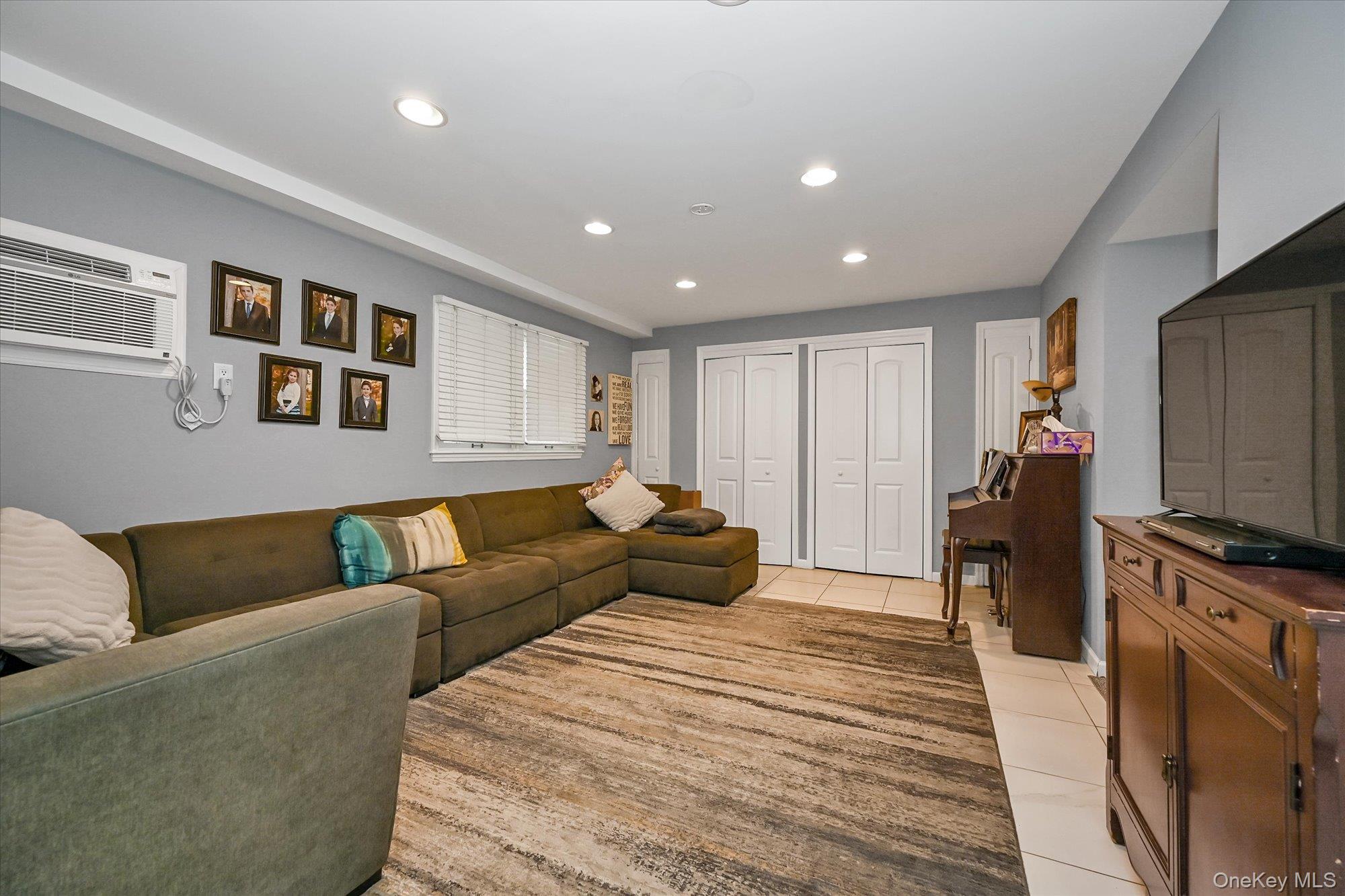 505 Hicksville Road, Far Rockaway, NY 11691