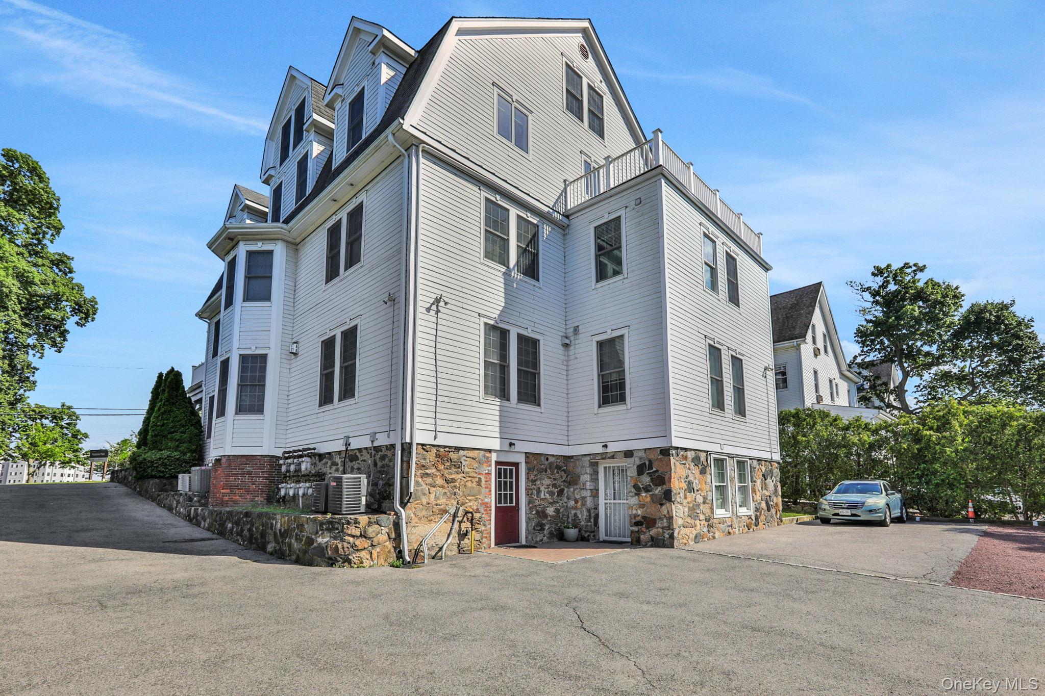 2 Harbor Lane # 301, New Rochelle, NY 10805